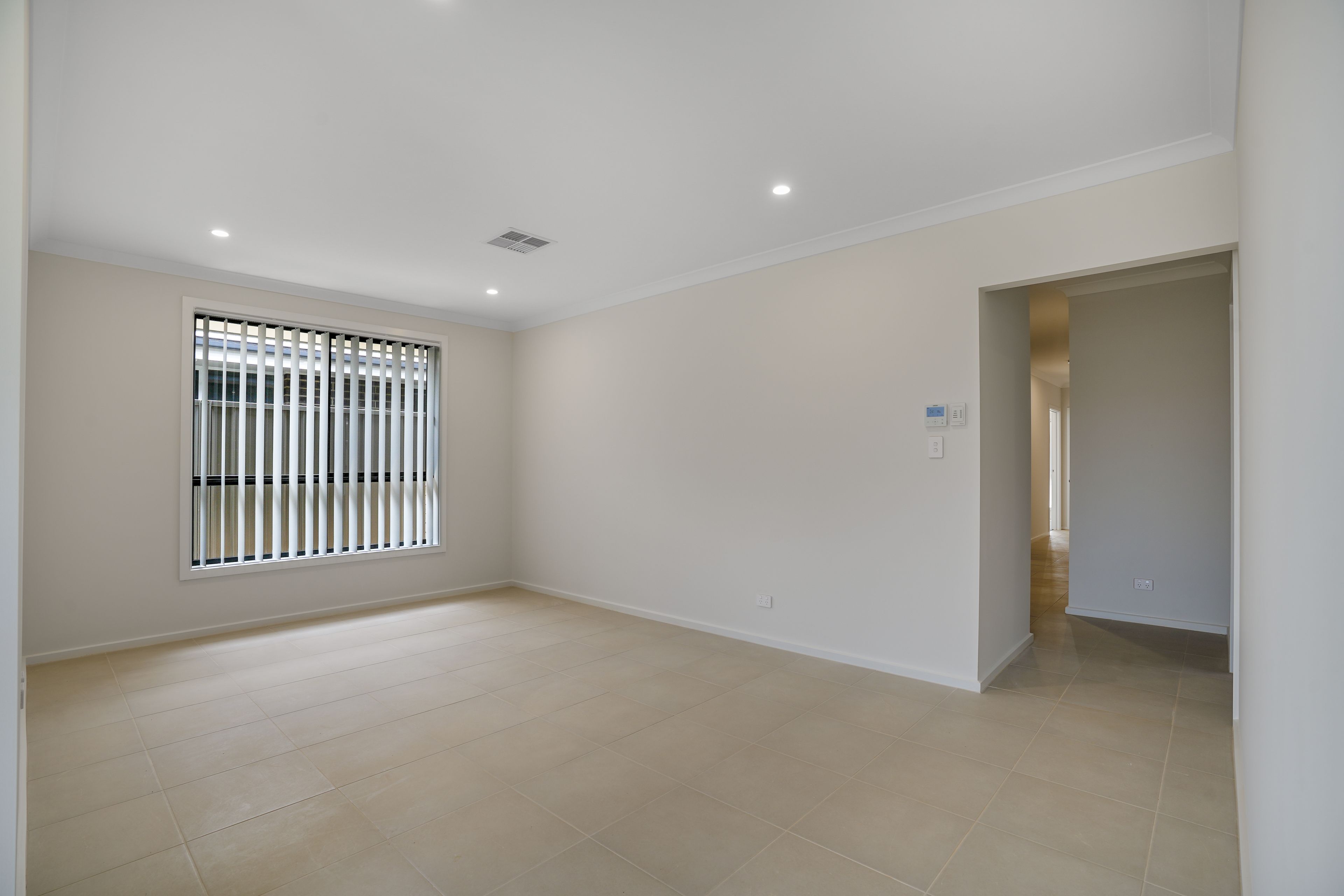4/30 Knight Street — photo 4 of 10