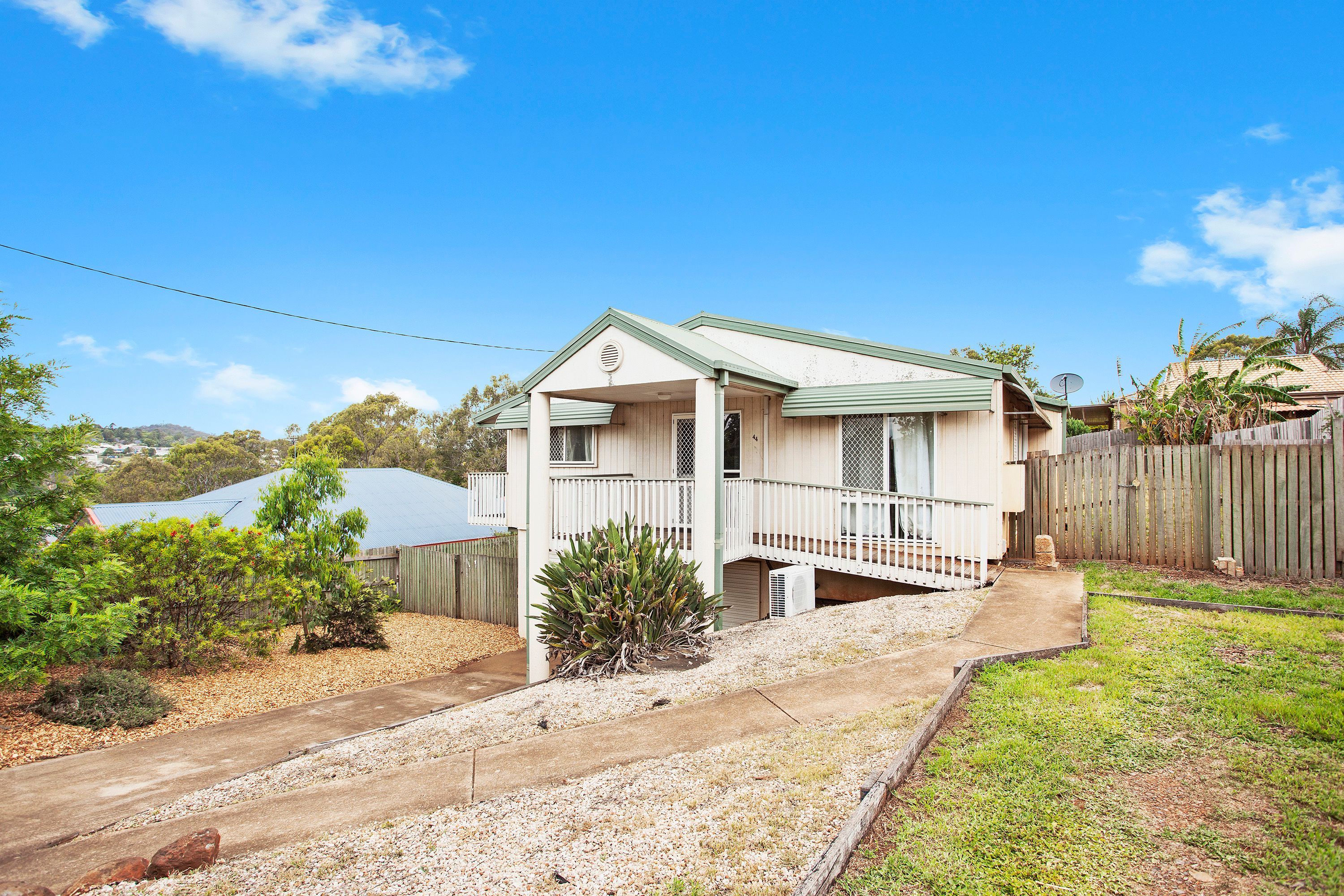 44 Hogg Street, Rockville, QLD 4350