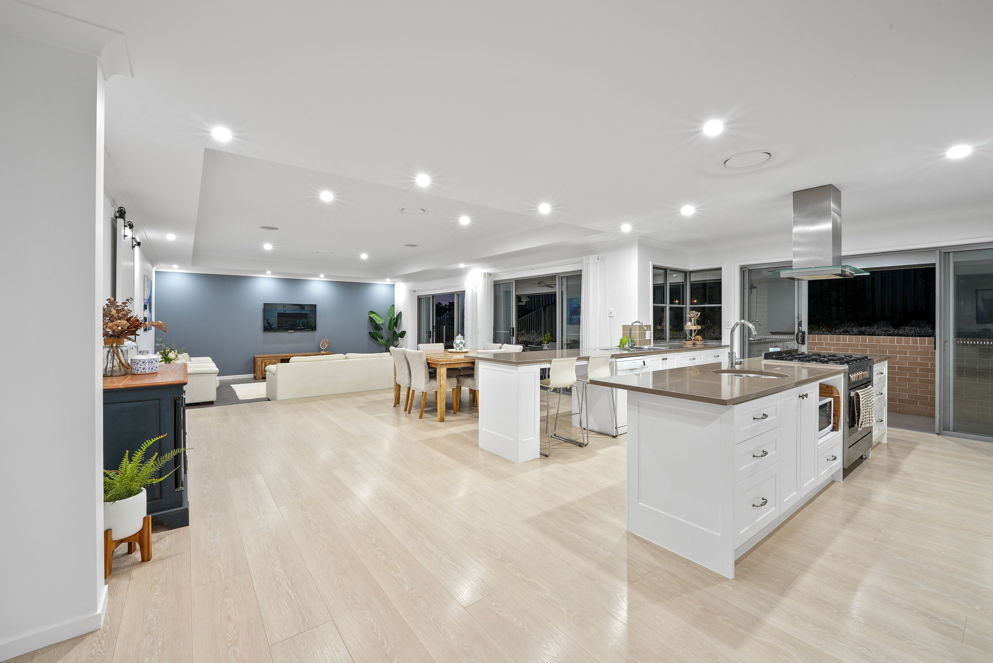 41 Wunburra Circle, Pacific Pines, QLD 4211