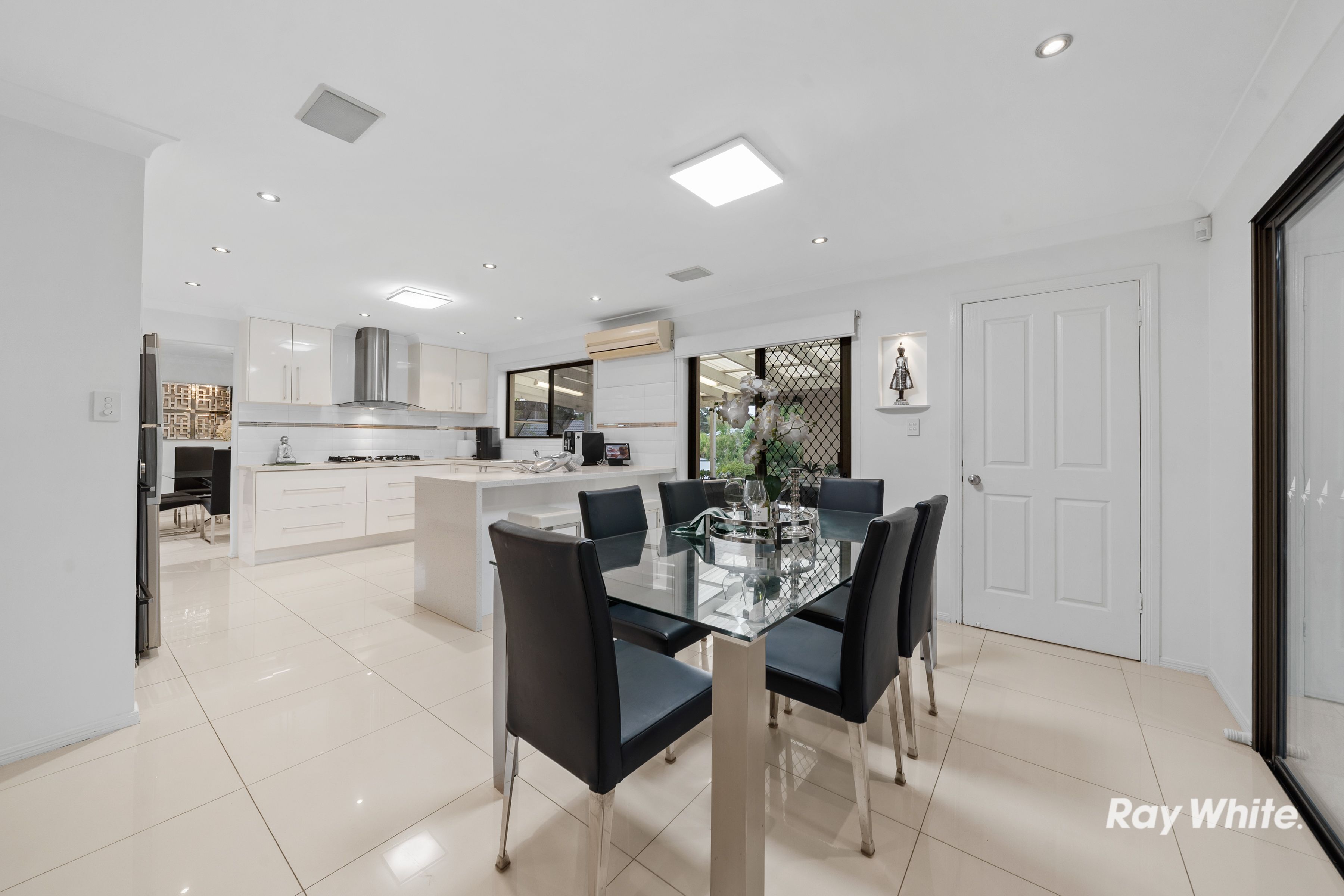 2 Kent Close — photo 11 of 30