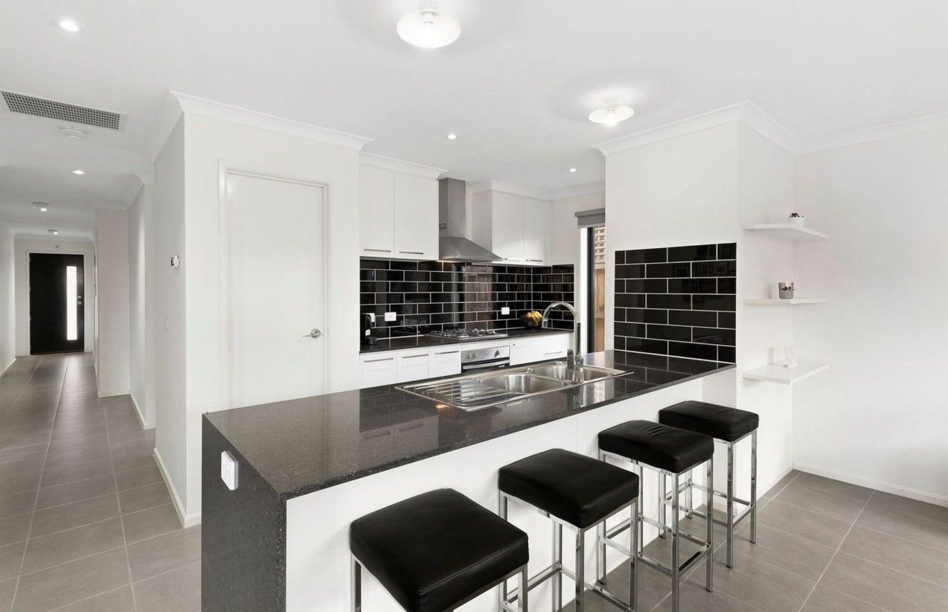 9 Burwood Street, Mickleham, VIC 3064