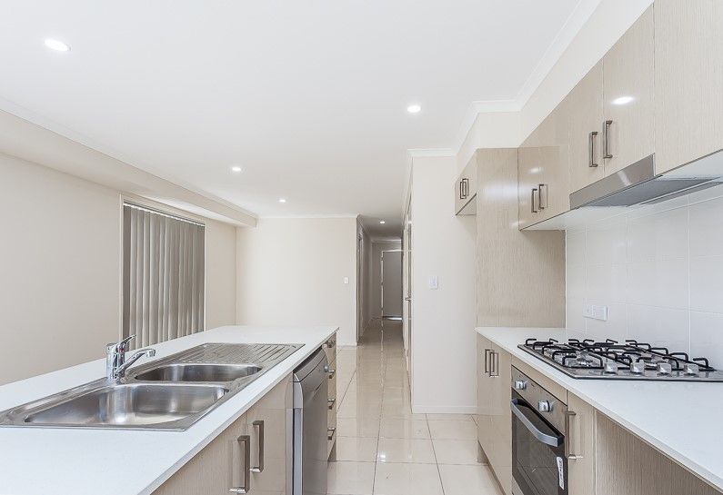 2/11 Tamarin Court, Dakabin, QLD 4503
