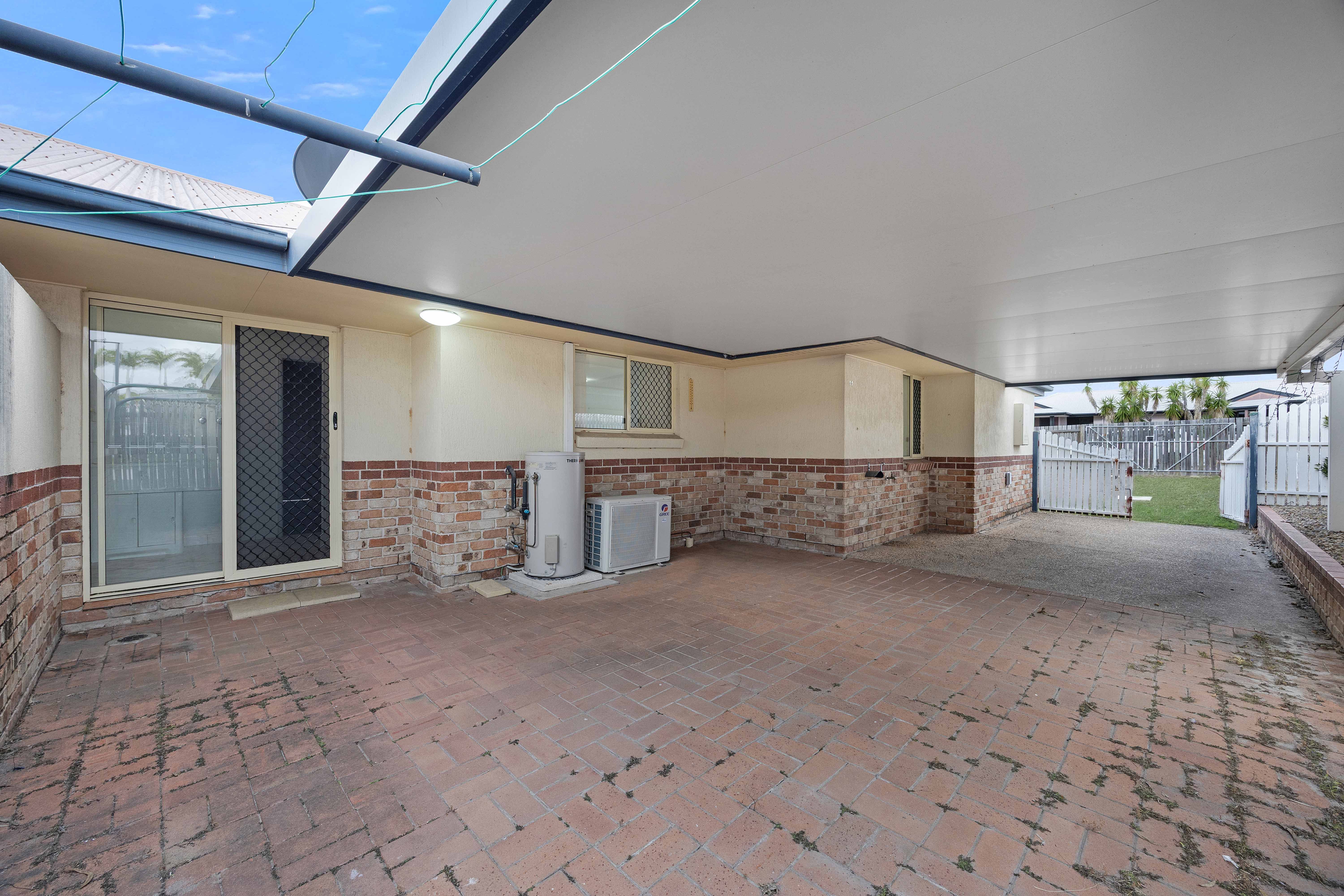 15a Dunstall Street, Clinton, QLD 4680