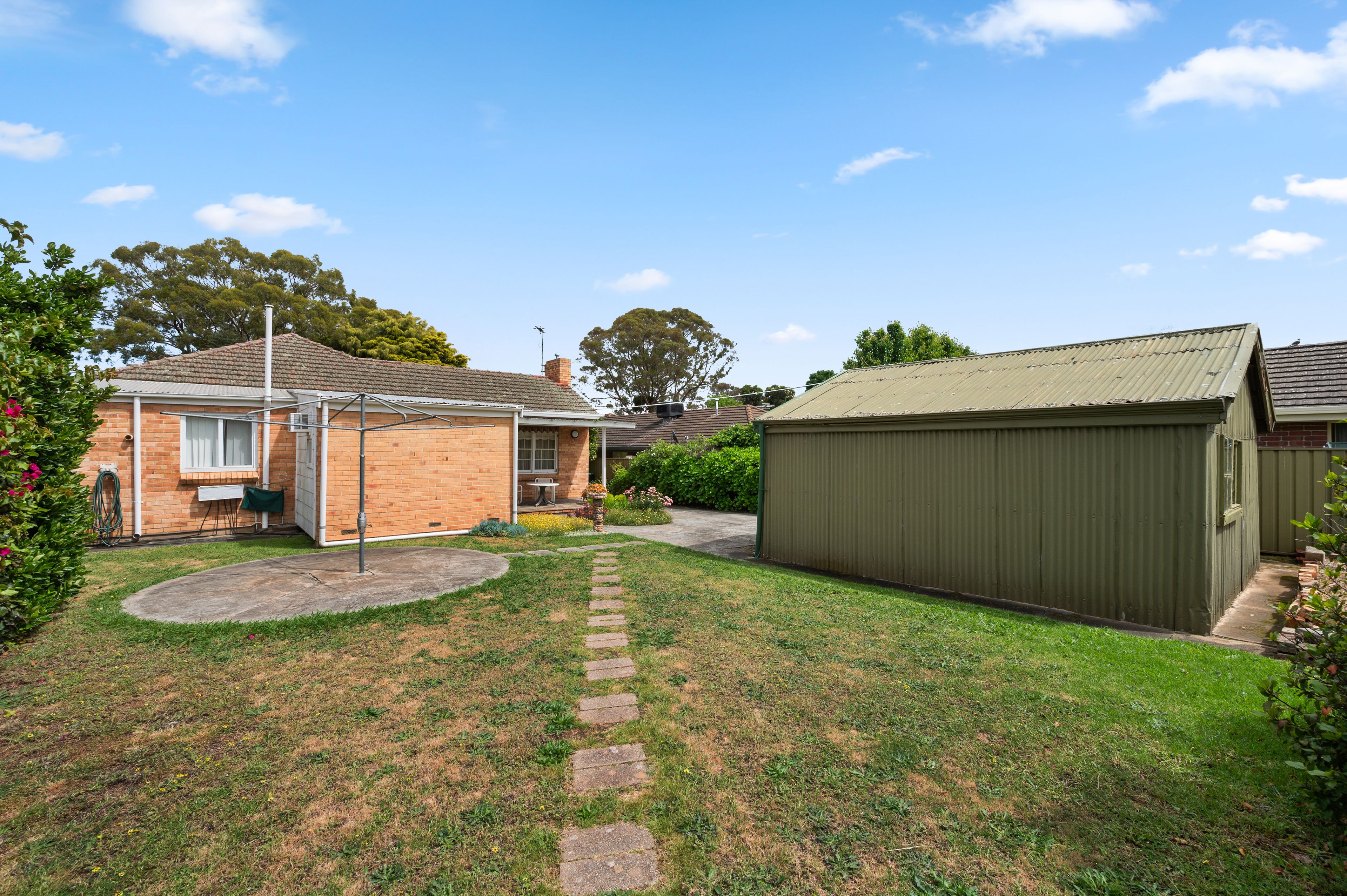 8 Torrens Street — photo 15 of 17
