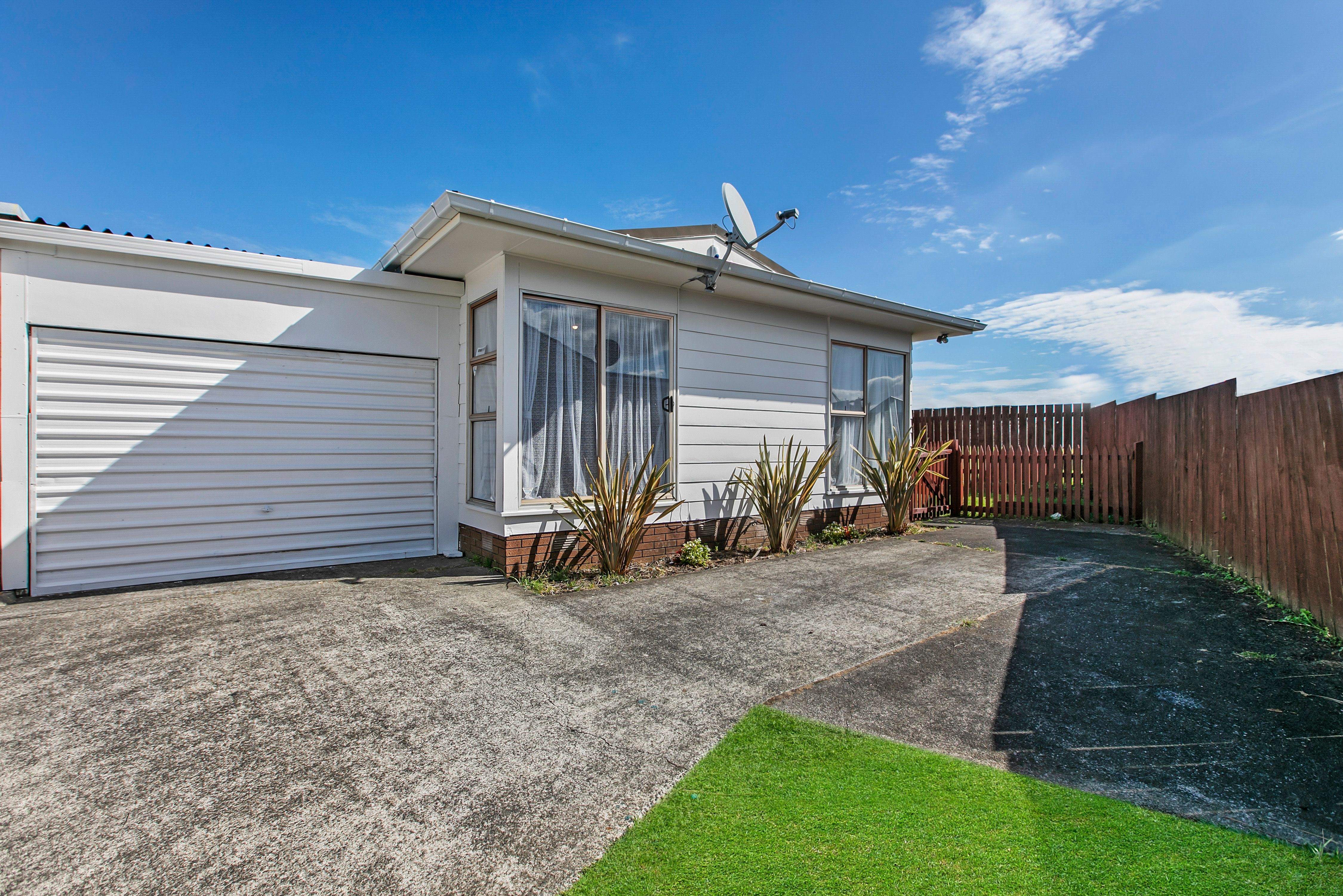 2/4 Sena Place, Clover Park, Manukau City