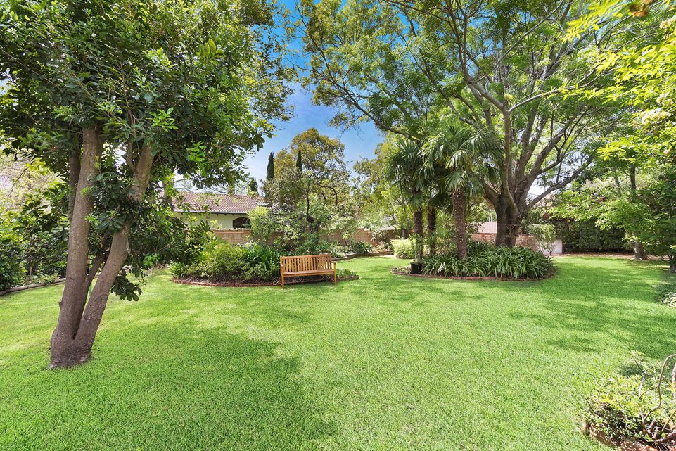 4 Ku-ring-gai Avenue, Turramurra, NSW 2074