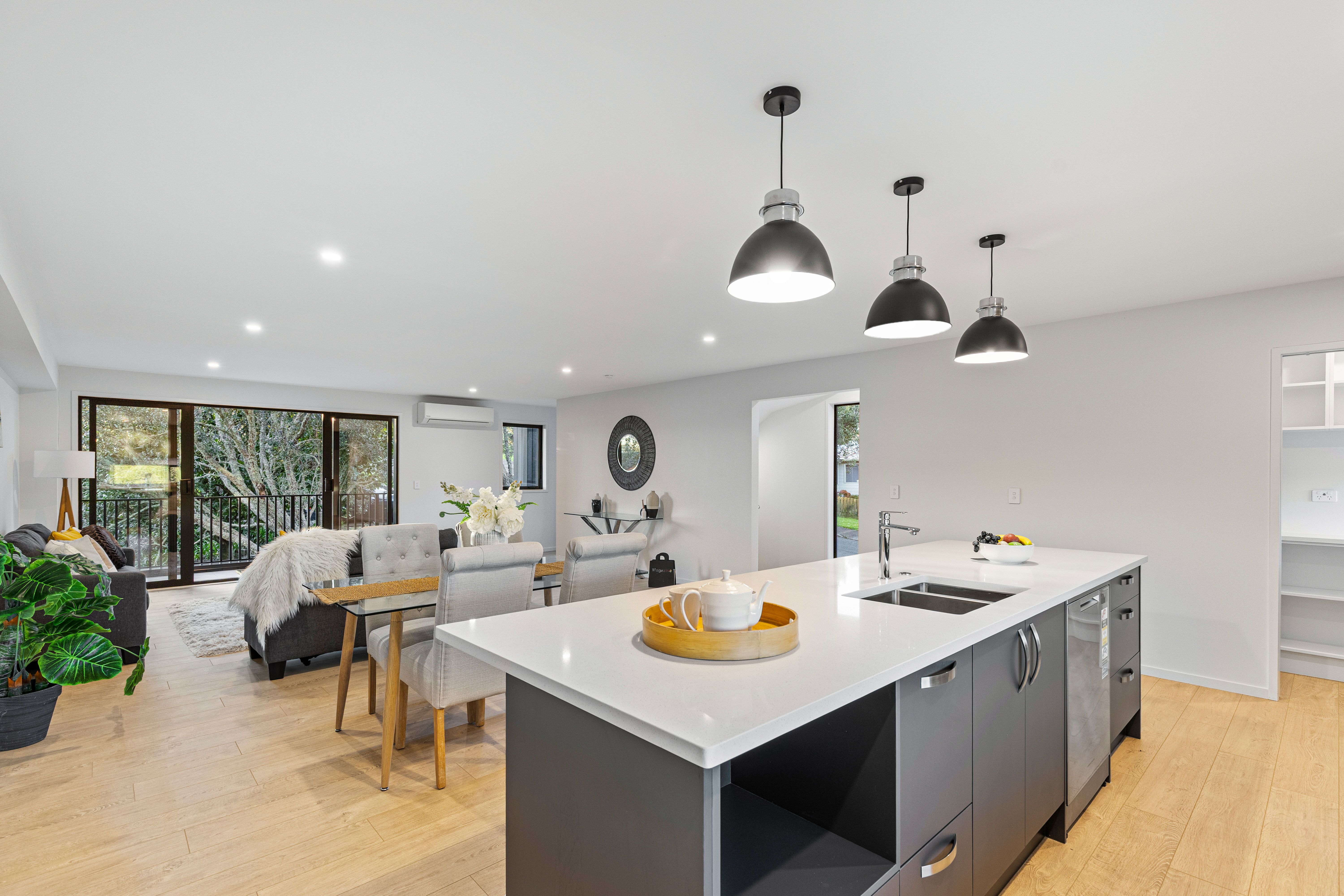 11 Fitzherbert Avenue, West Harbour, Waitakere City
