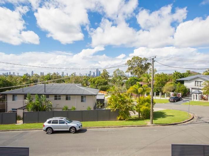 8A Carcoola Street, Benowa, QLD 4217