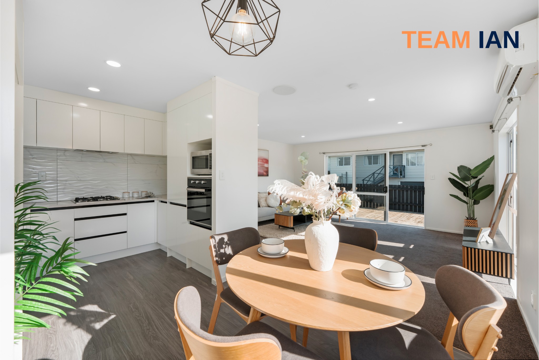 1/42 Pomaria Road, Henderson, Waitakere City