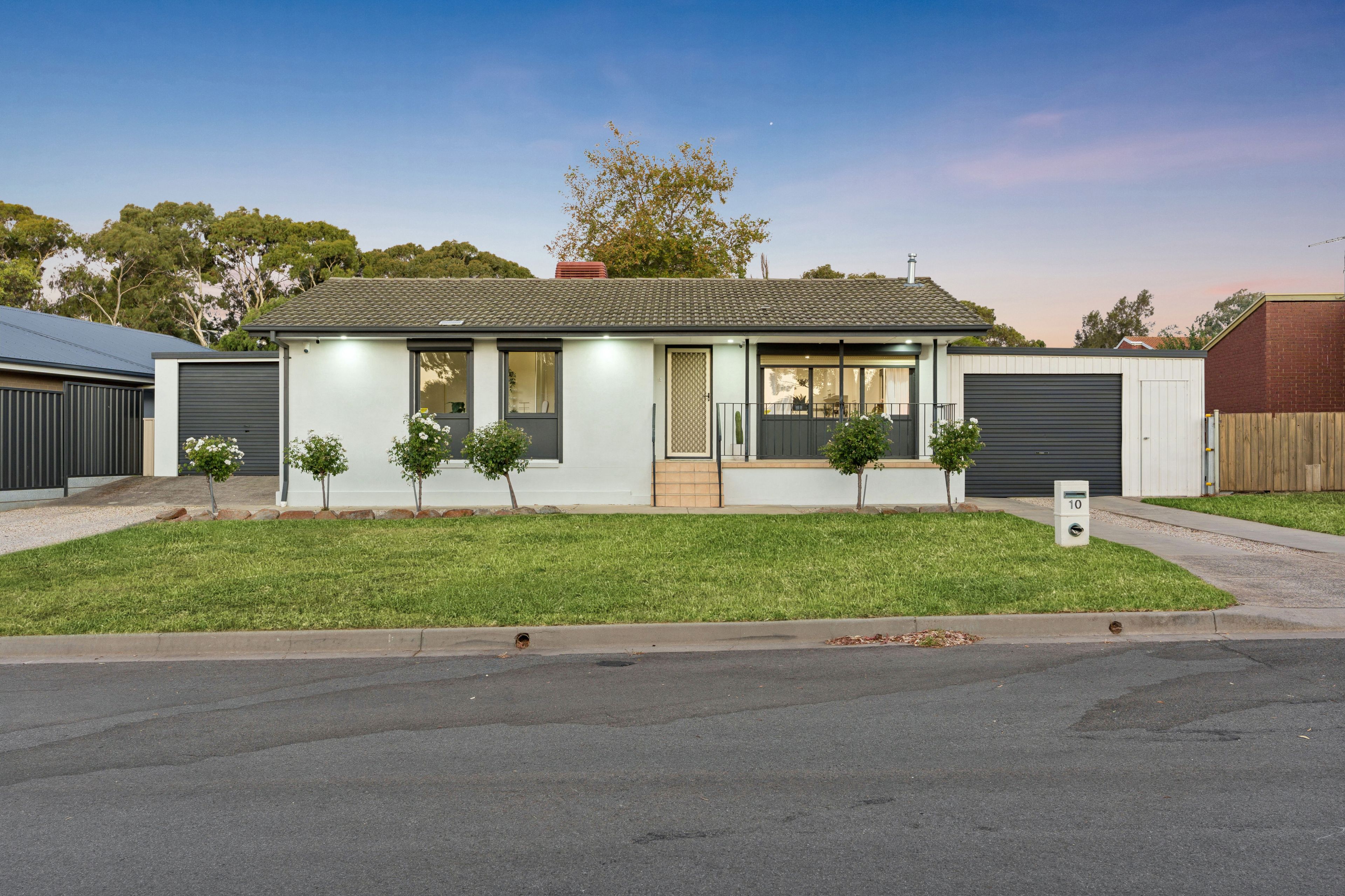 10 Simeon Crescent, Morphett Vale SA 5162