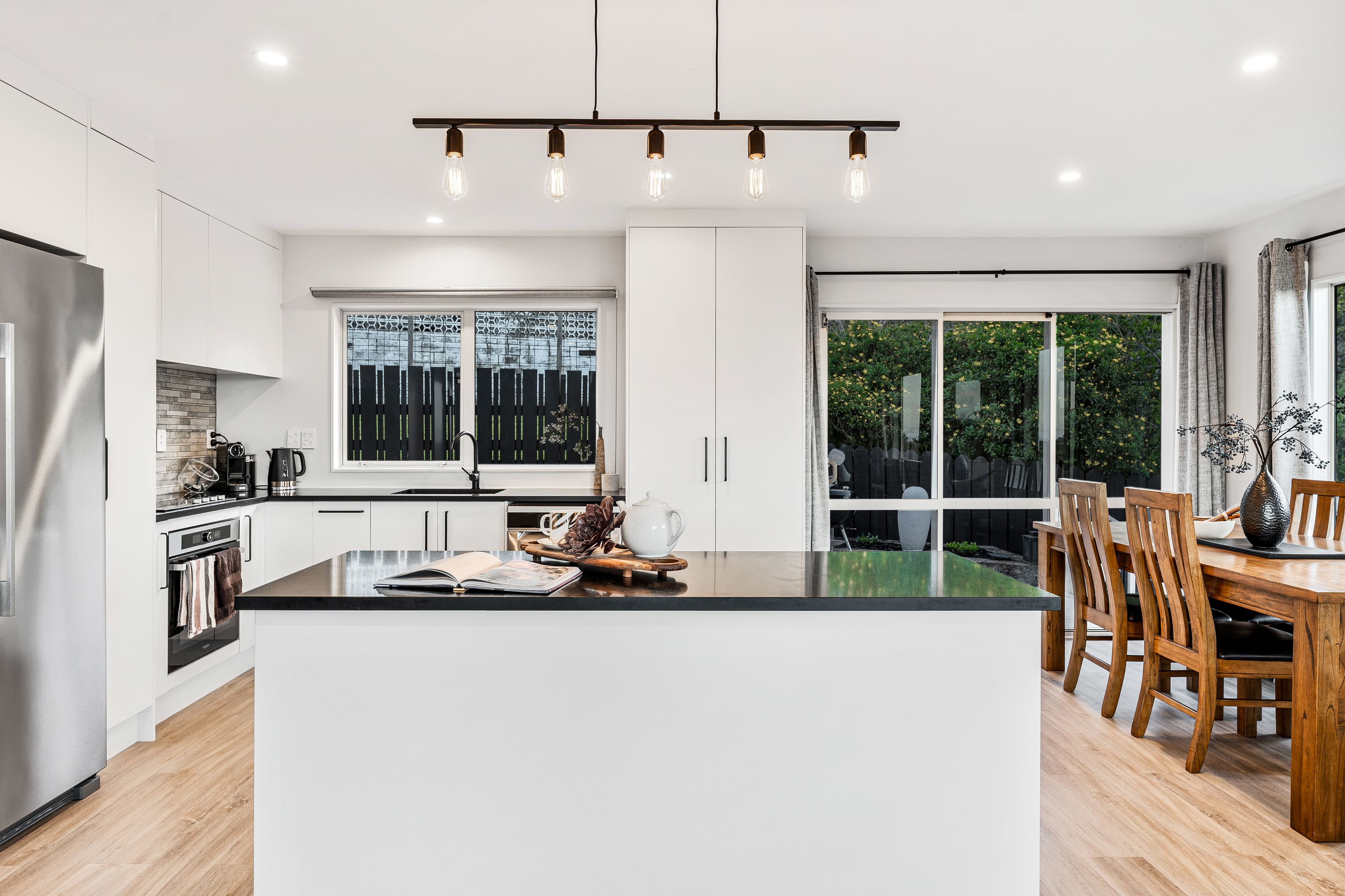 22 Whangaparaoa Road, Red Beach, Rodney