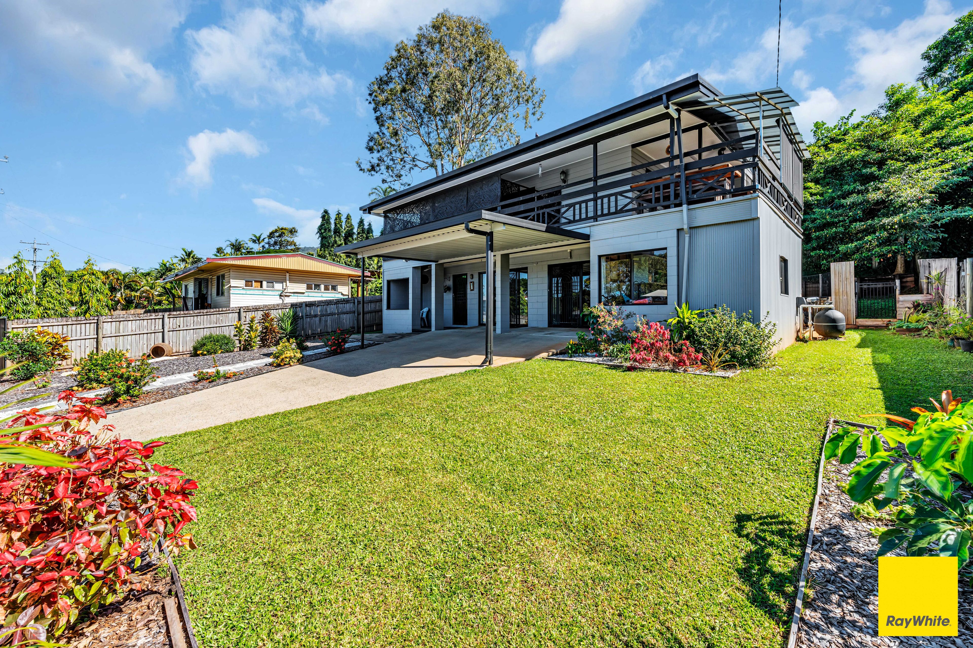 131-133 Mcmanus Street, Whitfield, QLD 4870