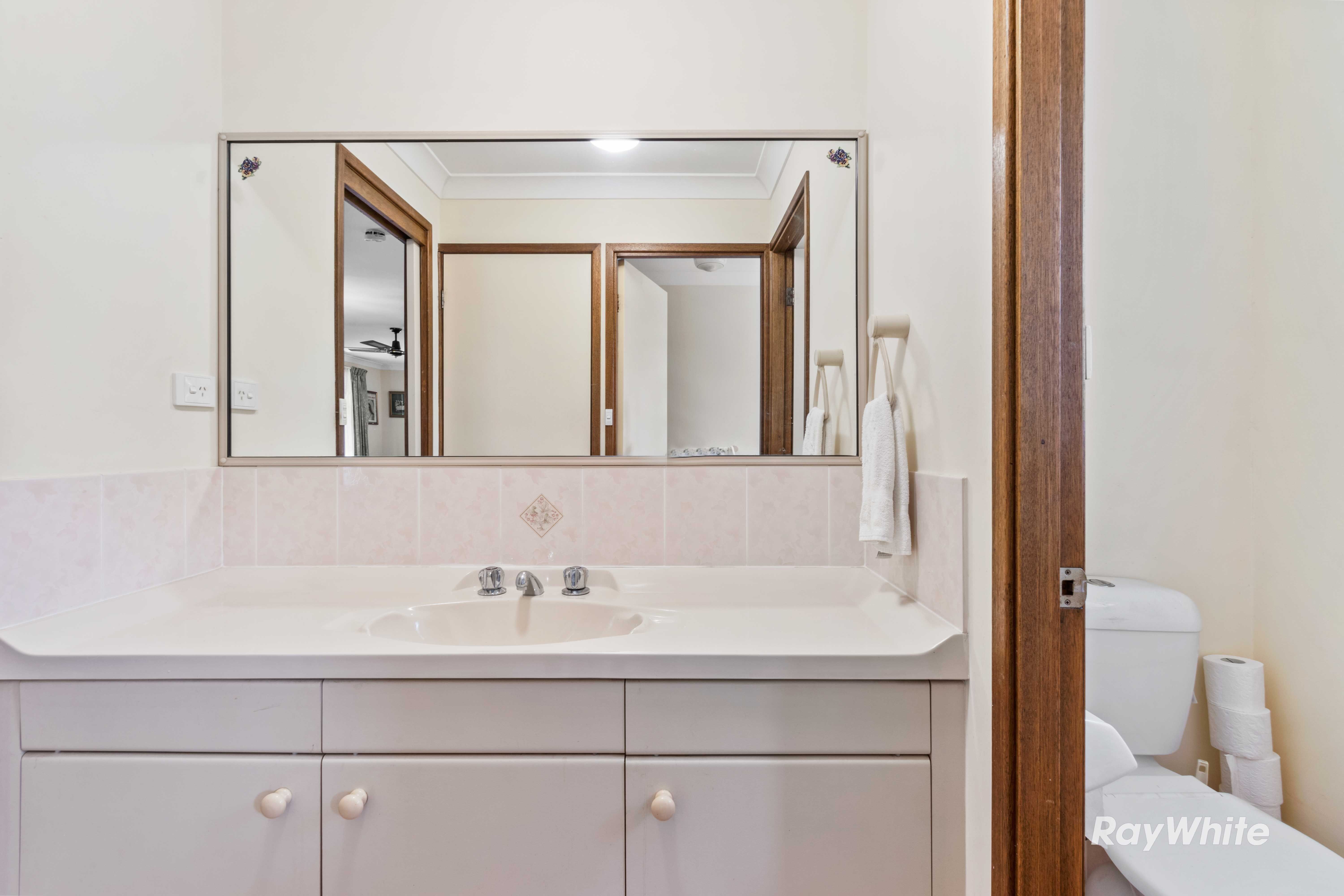 22 Penthouse Place — photo 10 of 30