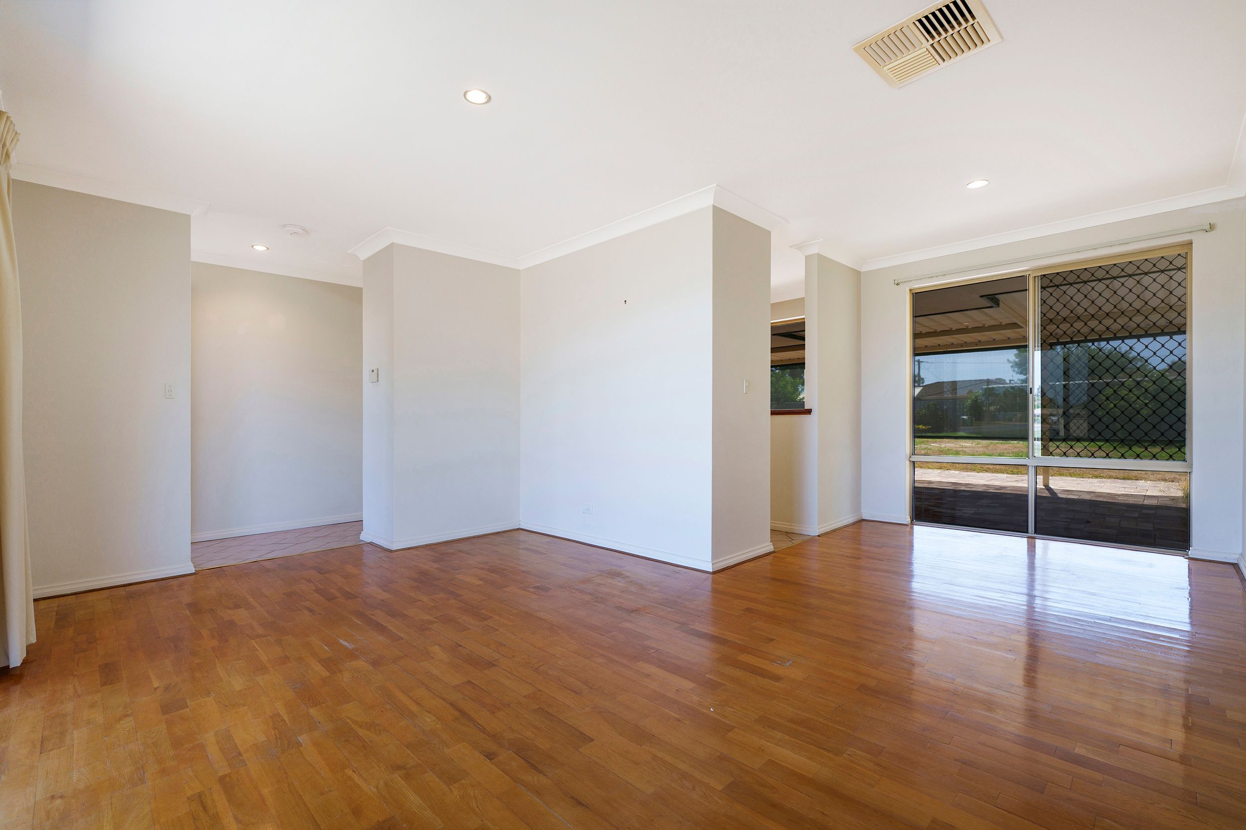 67 Goongarrie Drive, Waikiki, WA 6169