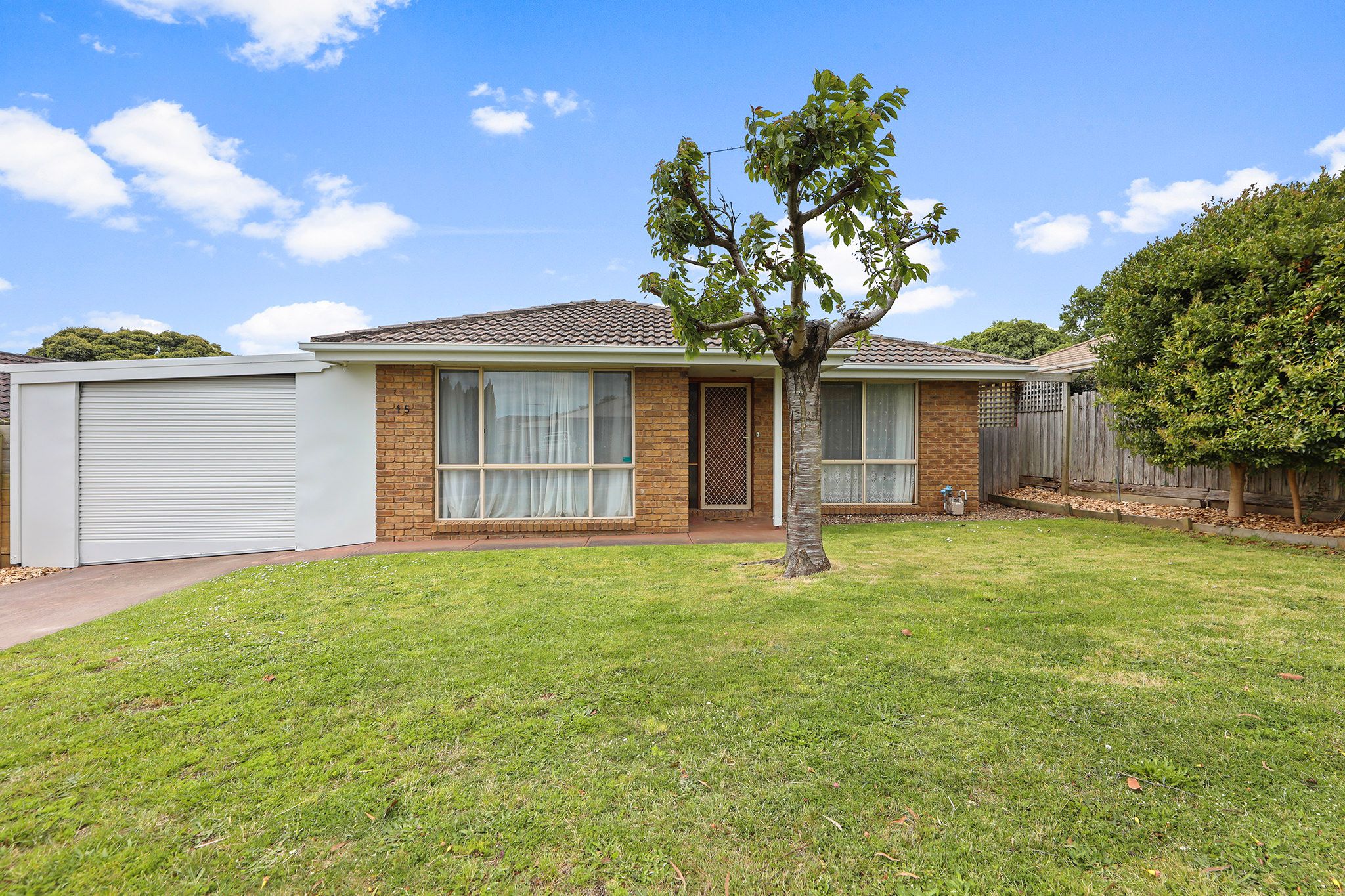 15 Helen Street, Drouin VIC 3818
