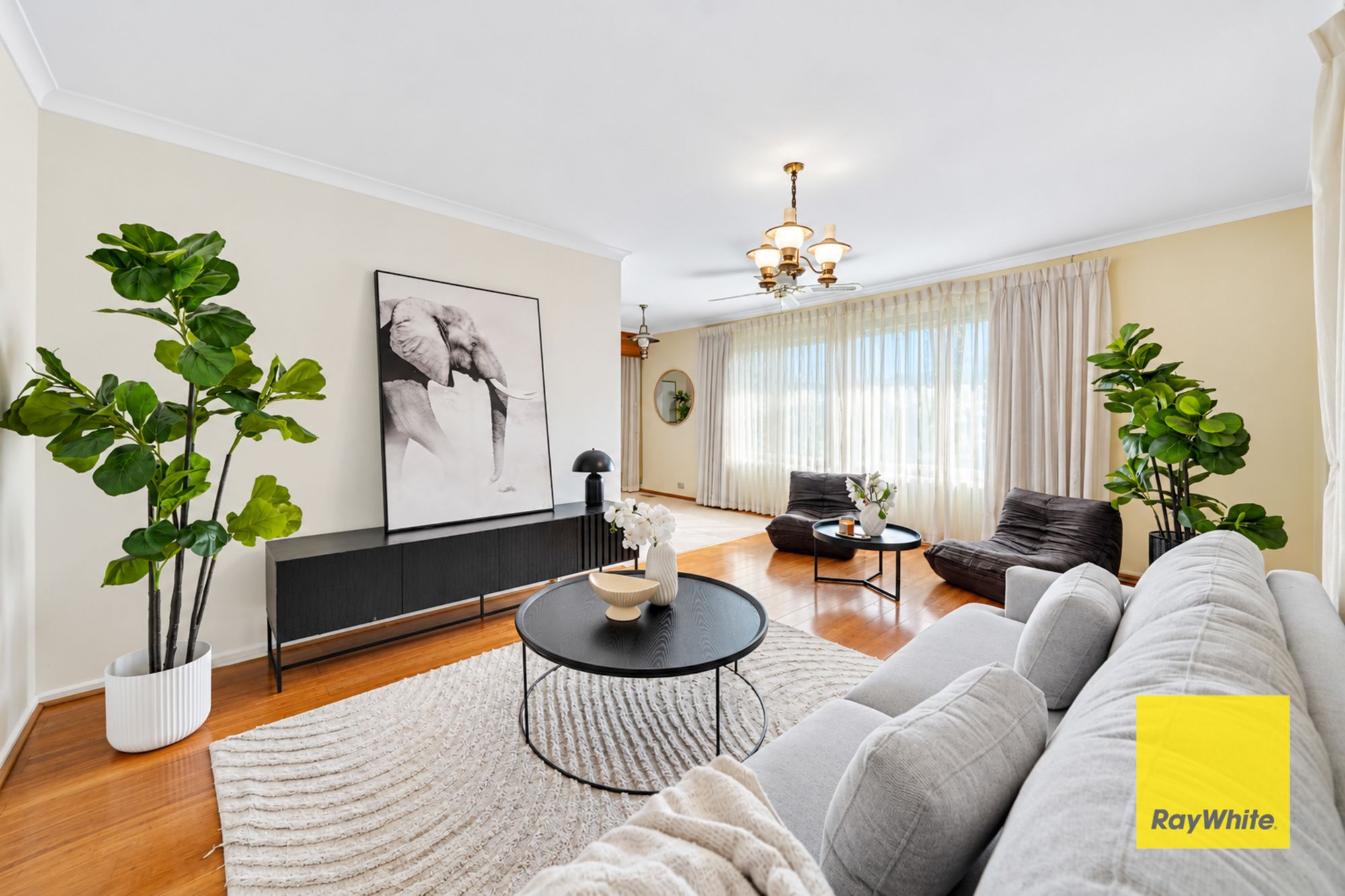 22 Strathmore Crescent — photo 8 of 20
