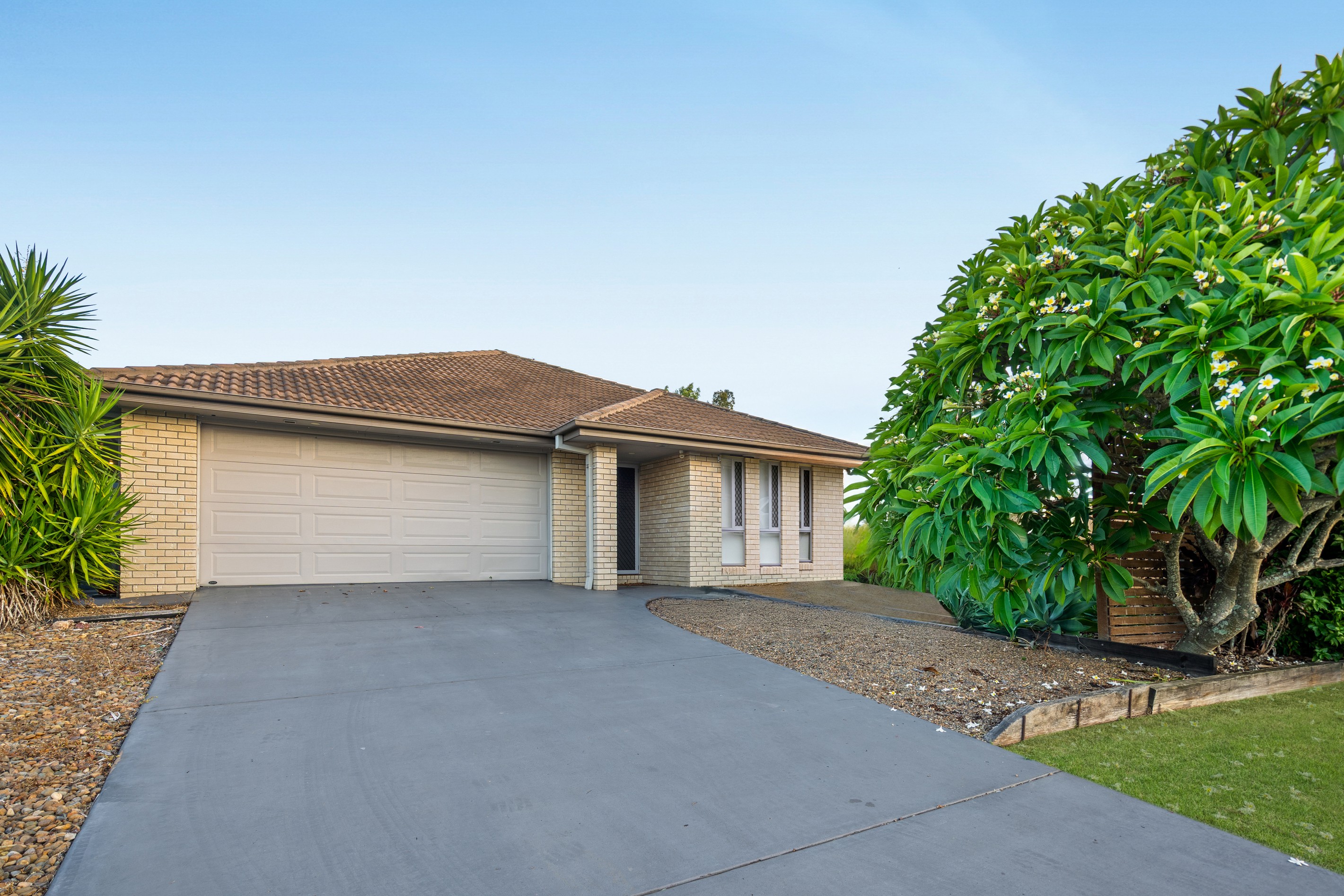 18 Willowood Place, Fernvale, QLD 4306