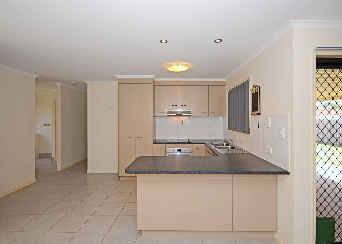 8 Zircon Street — photo 8 of 21