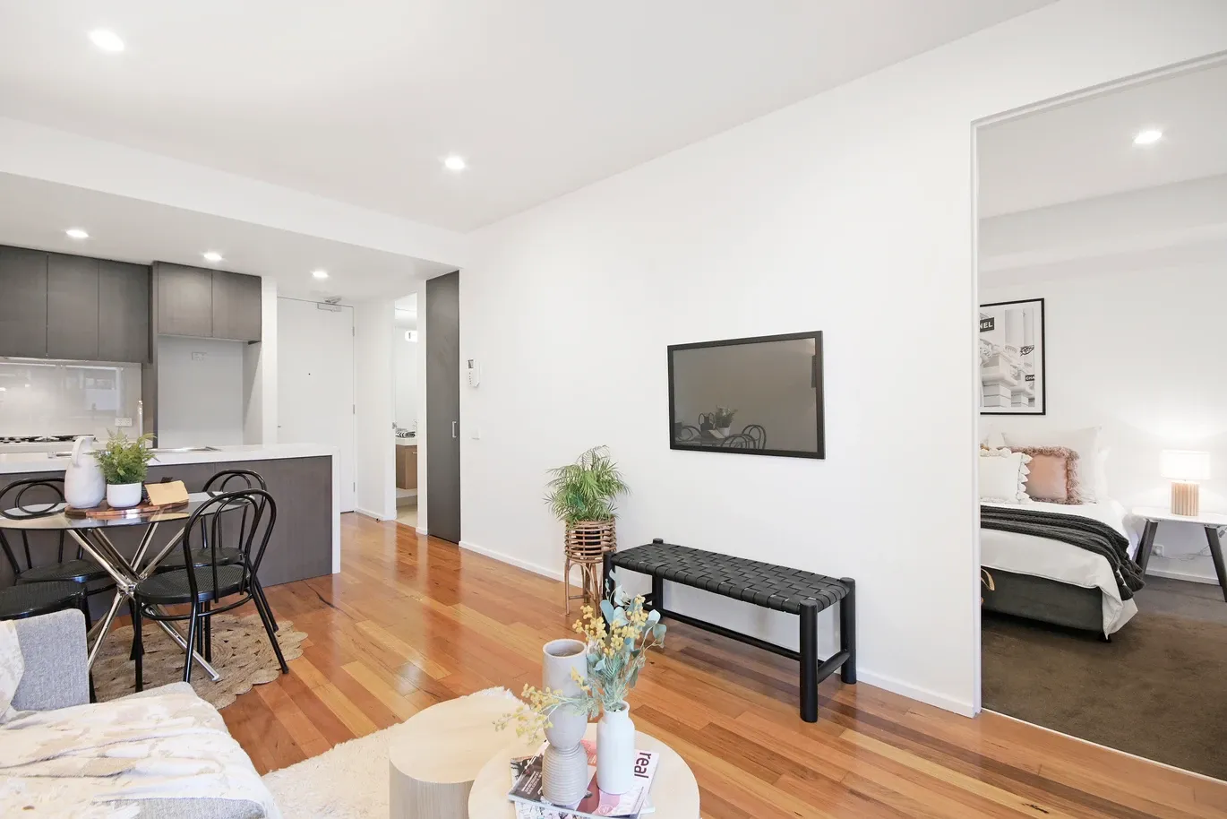 503/2 Plenty Road — photo 3 of 10