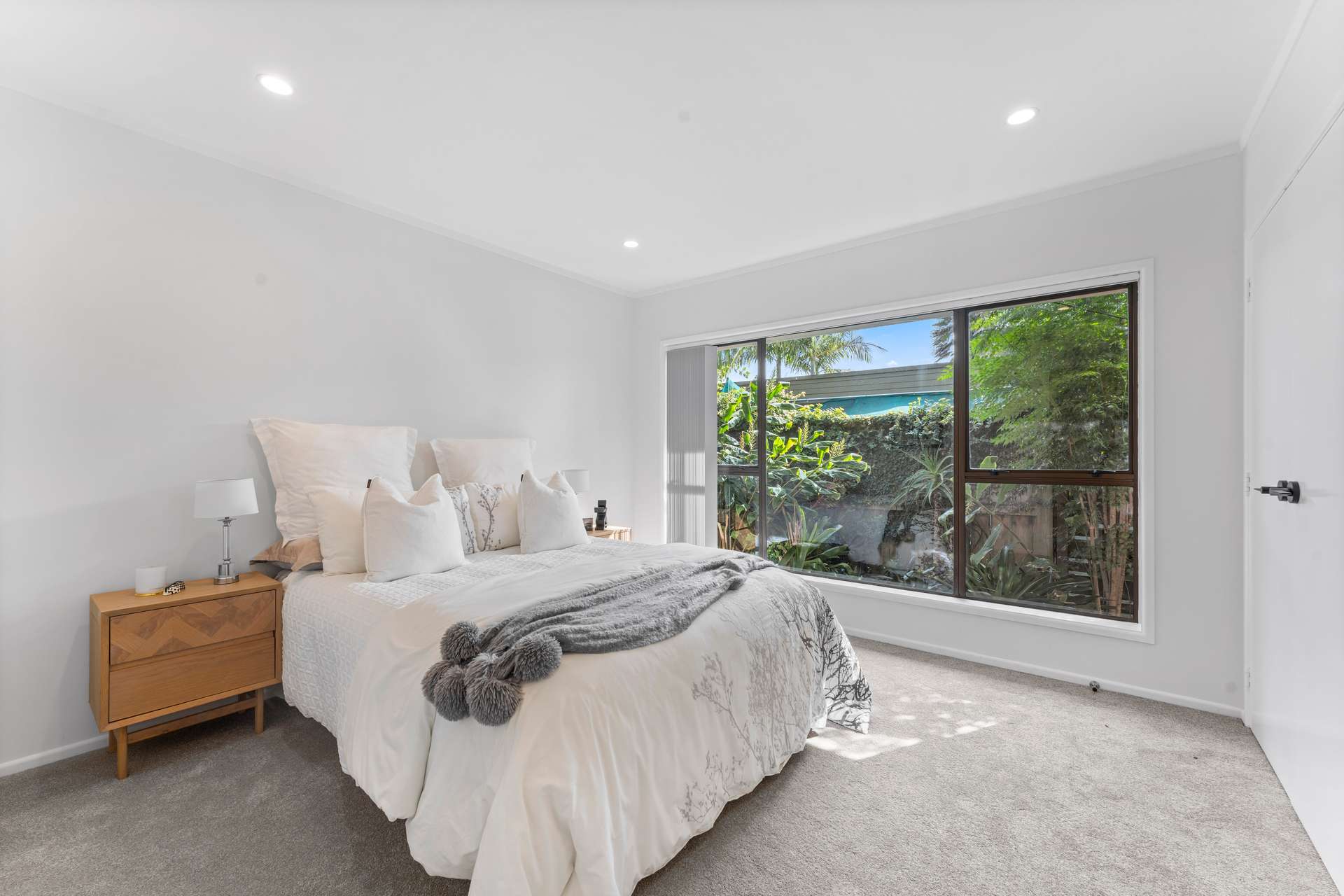 23 Lawrence Crescent photo 8