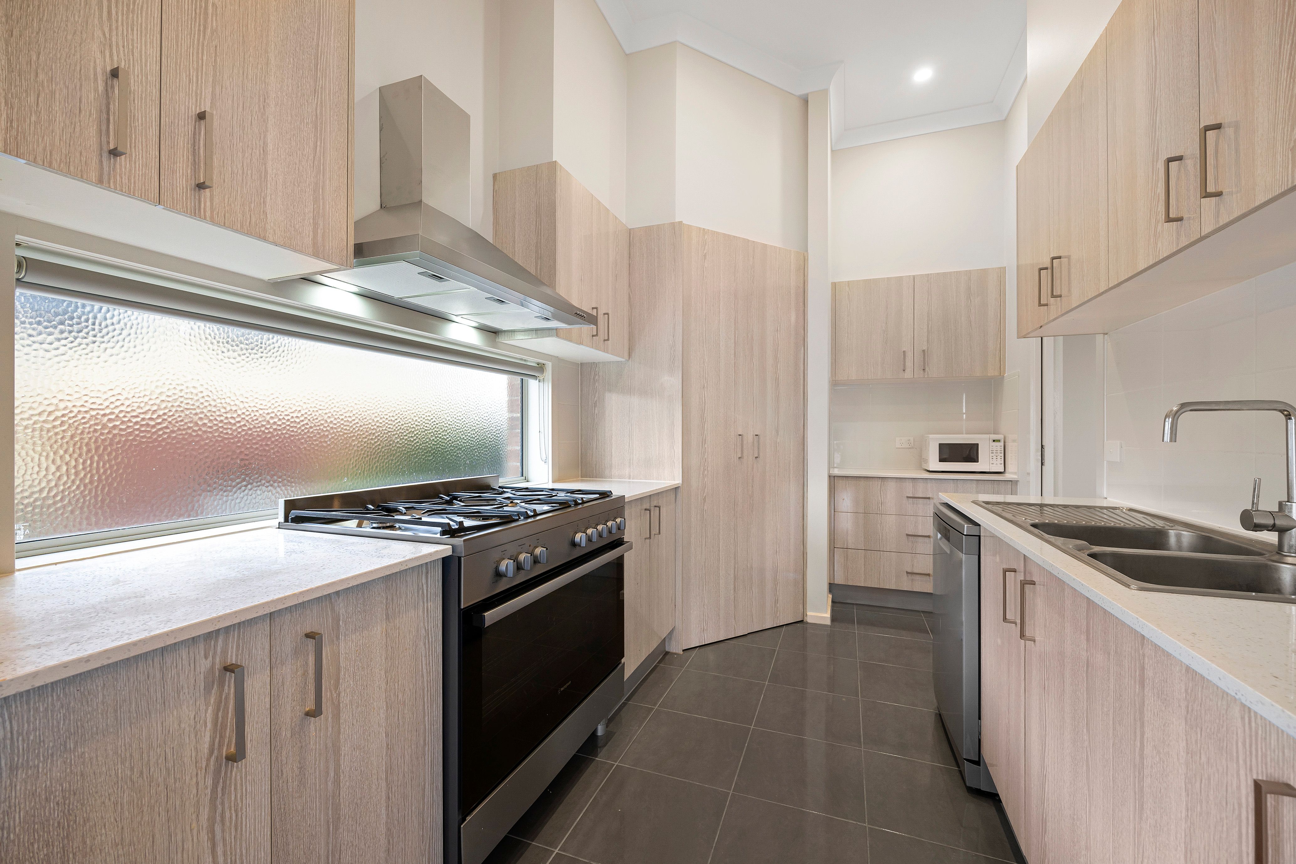 28 Windsor Rise — photo 3 of 20