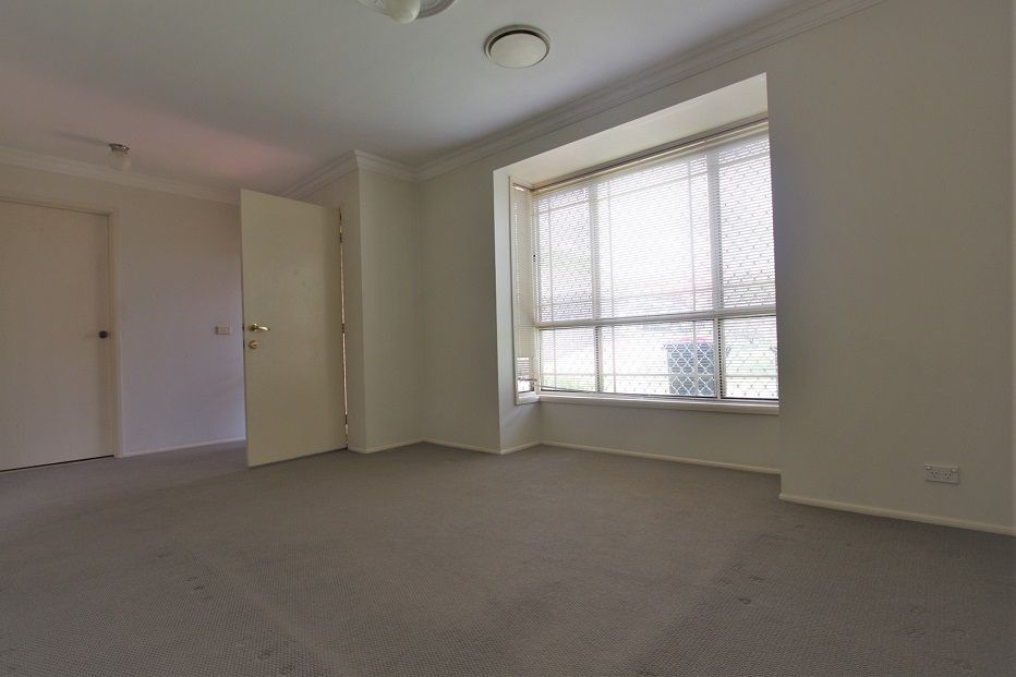 63 Parkholme Circuit, Englorie Park, NSW 2560