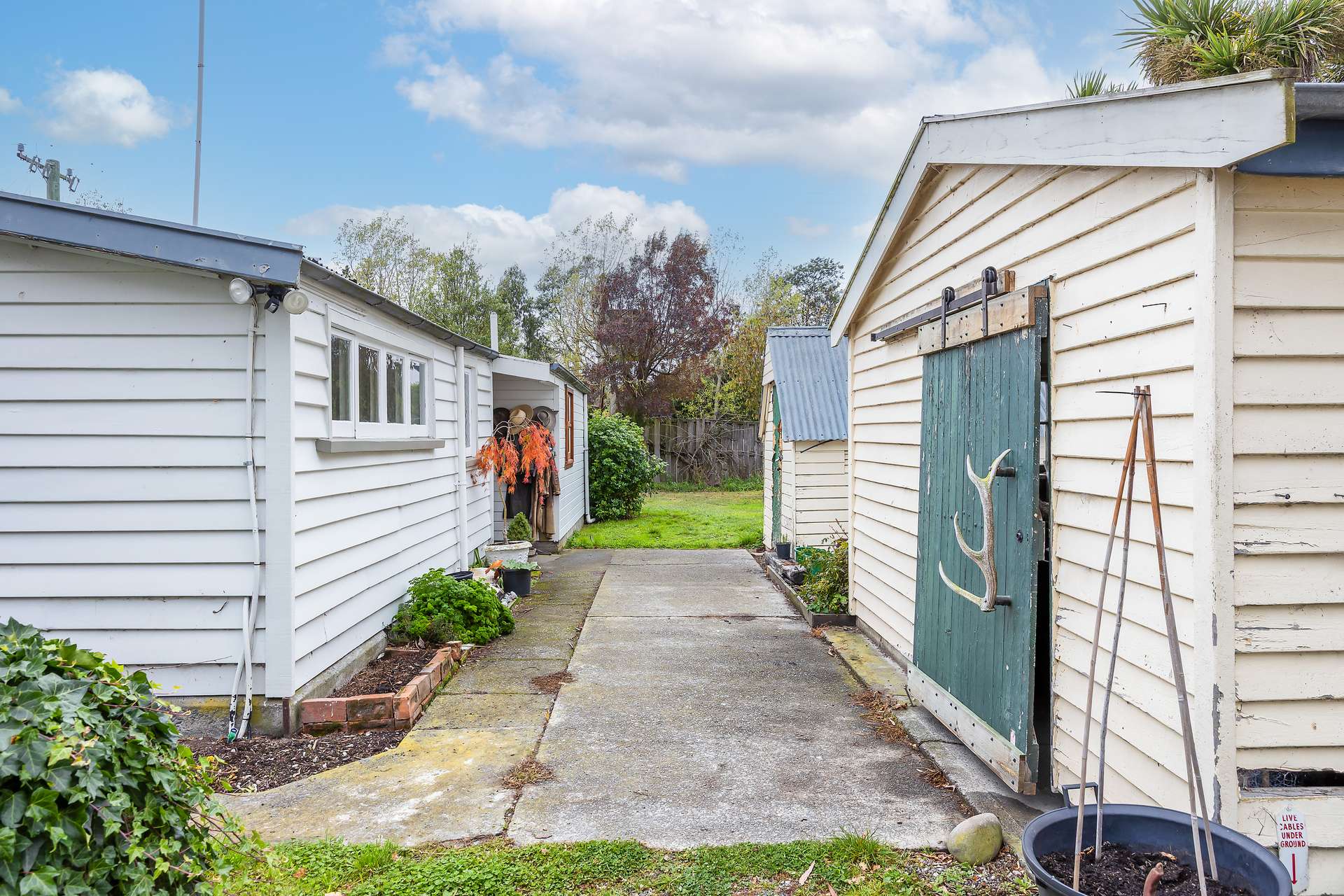 106 Whites Road photo 1