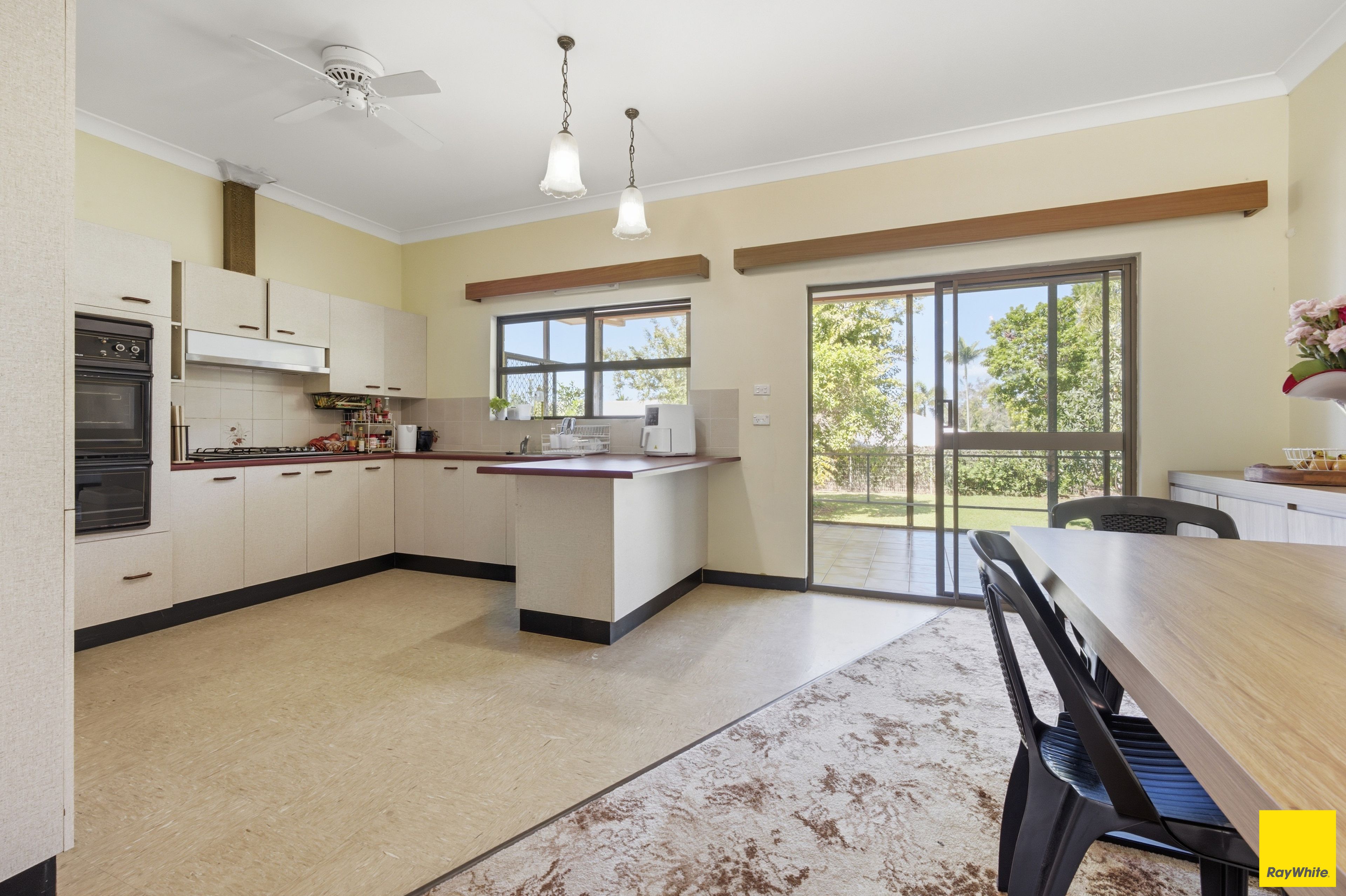 6 Grampian Close — photo 4 of 17
