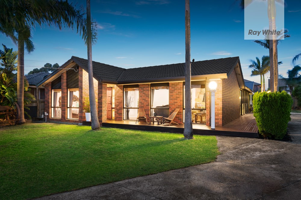 8 Moore Avenue, Clayton South, VIC 3169