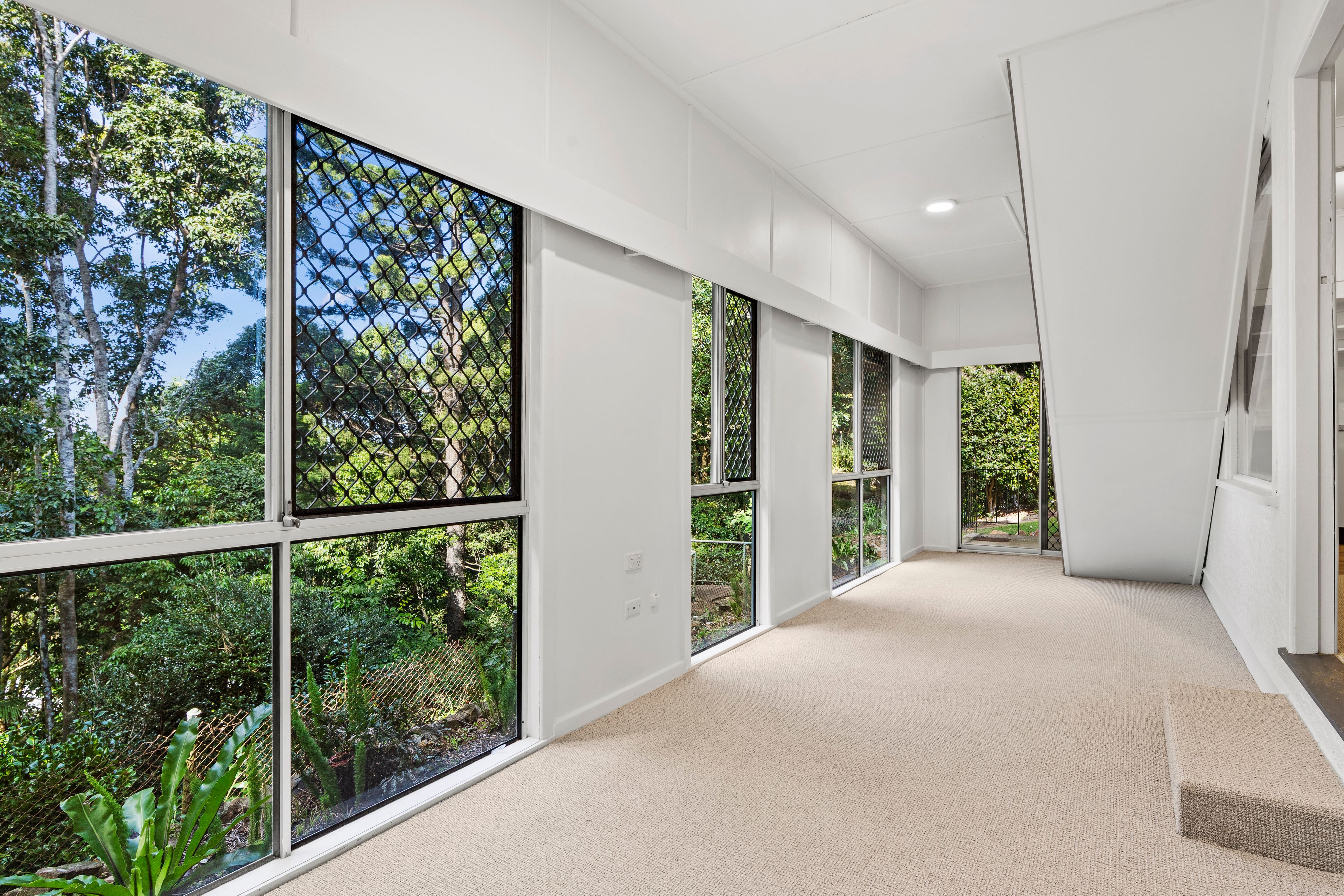 10-14 Palm Grove Avenue — photo 14 of 29