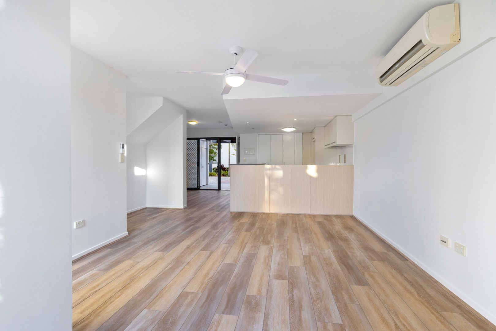 31/10 Grand Parade, Parrearra, QLD 4575