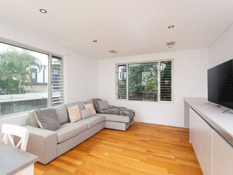 2/20 Tamborine Street, Mermaid Beach, QLD 4218