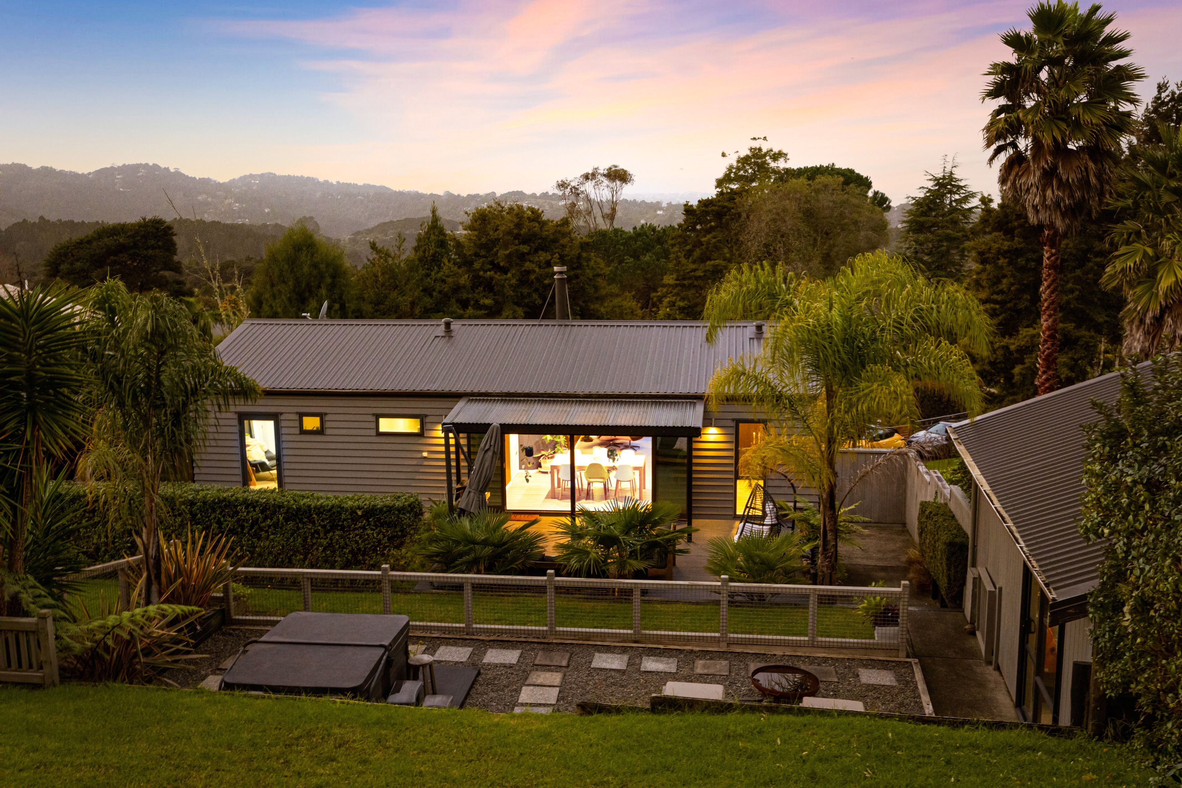 20 Laingfield Terrace, Laingholm, Waitakere City