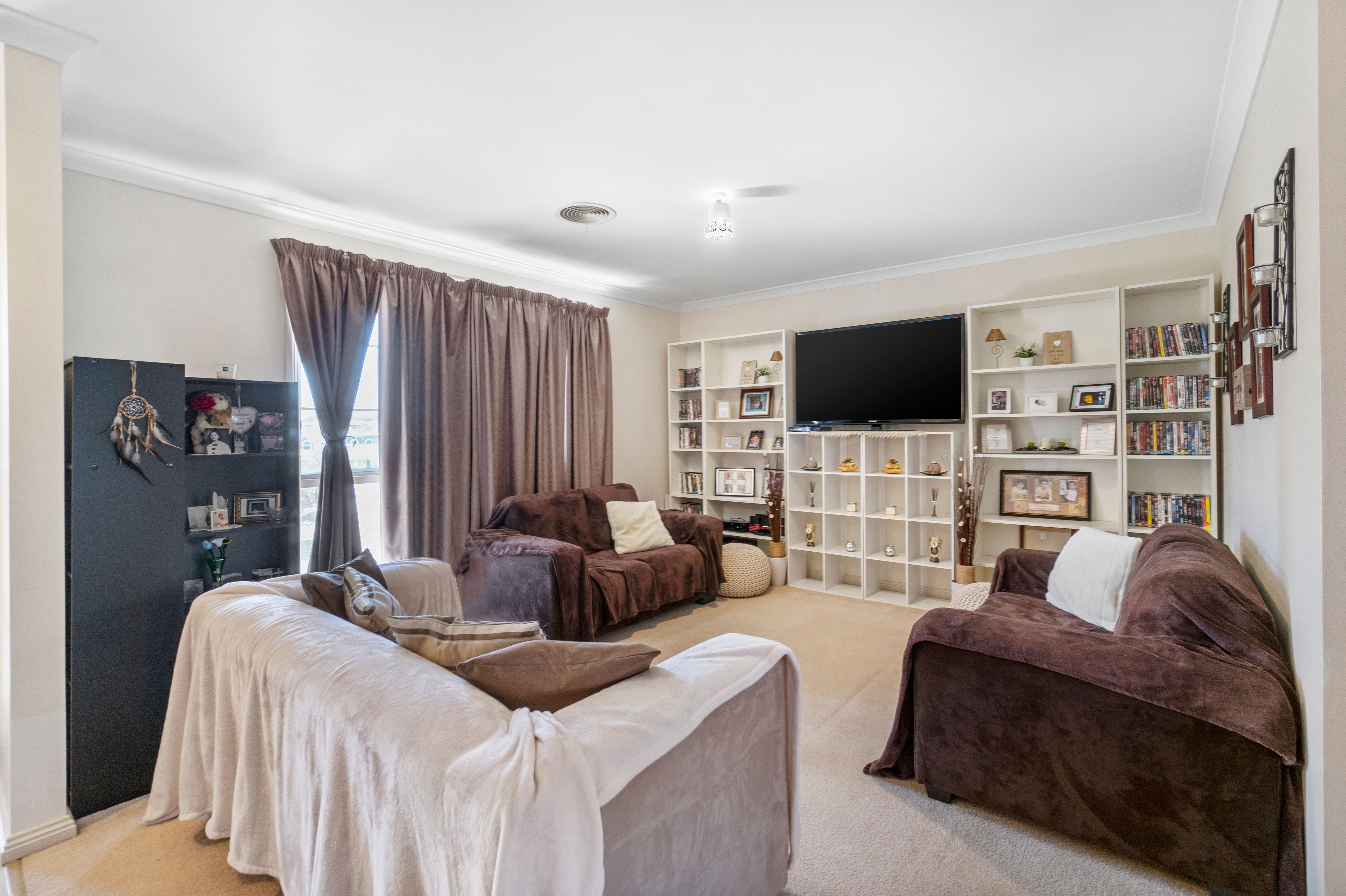 1/49 Staughton Street, Melton South, VIC 3338