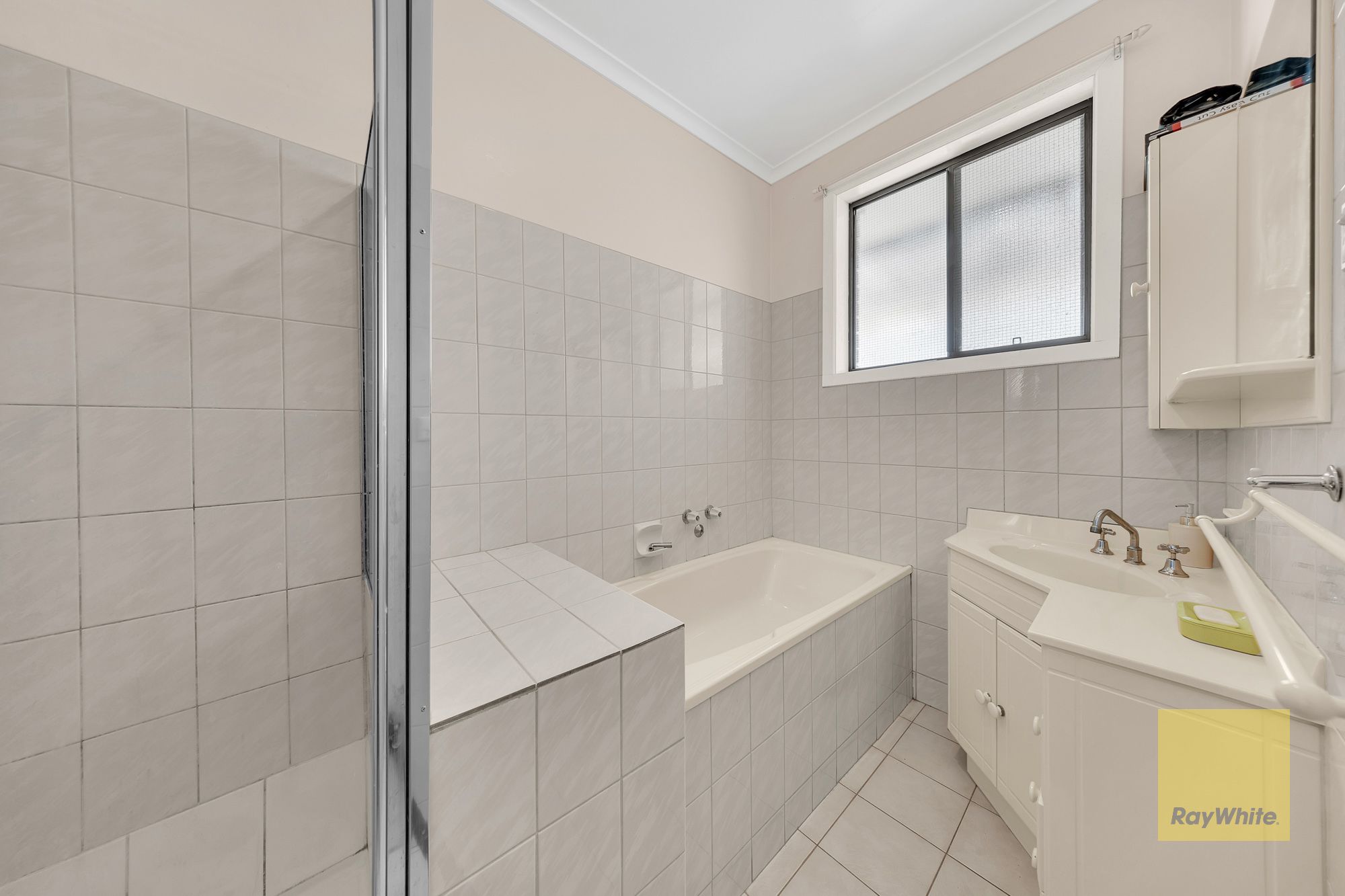 2/32 Adams Street — photo 10 of 17