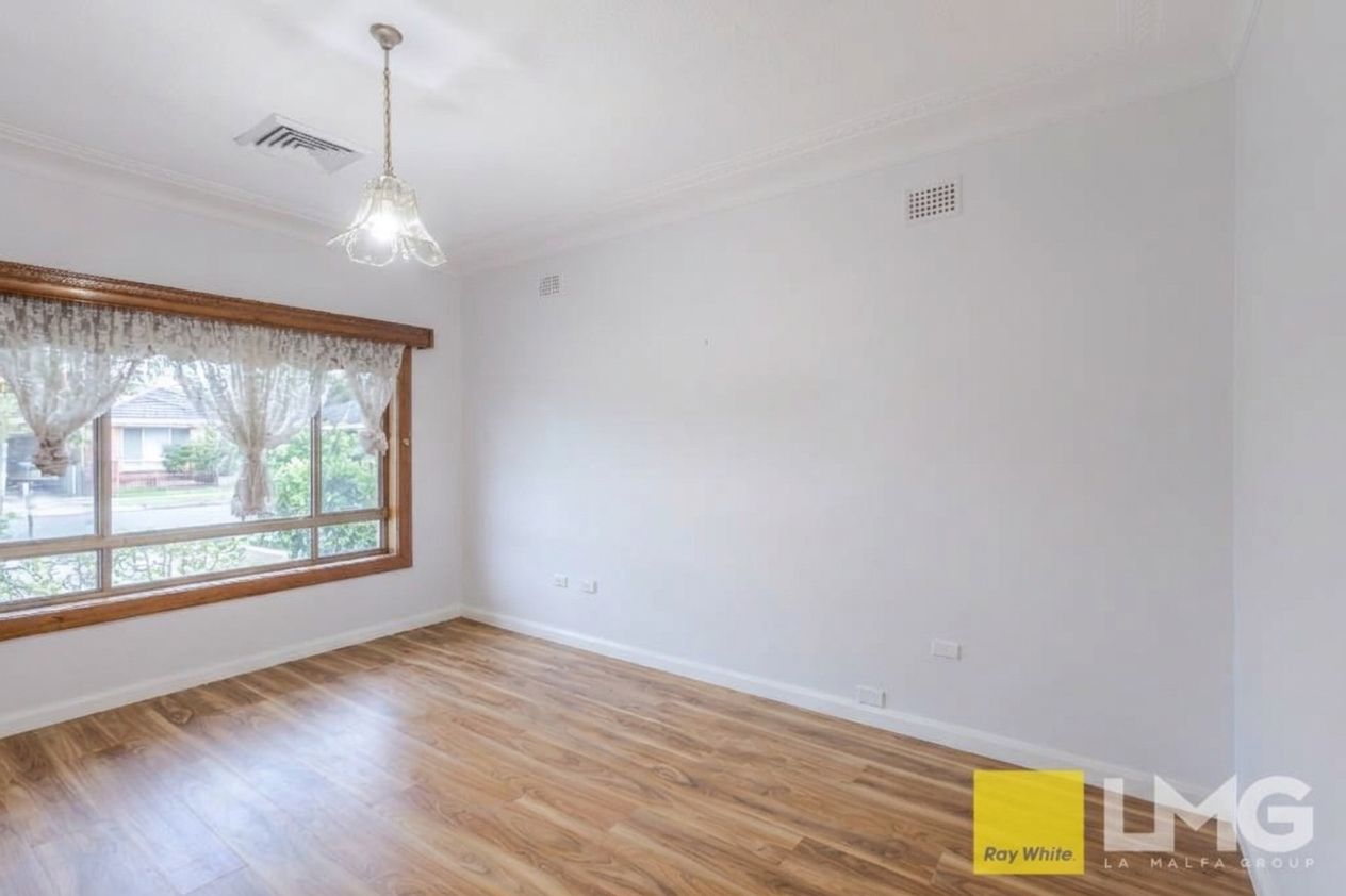 20 Farnell Road — photo 9 of 12