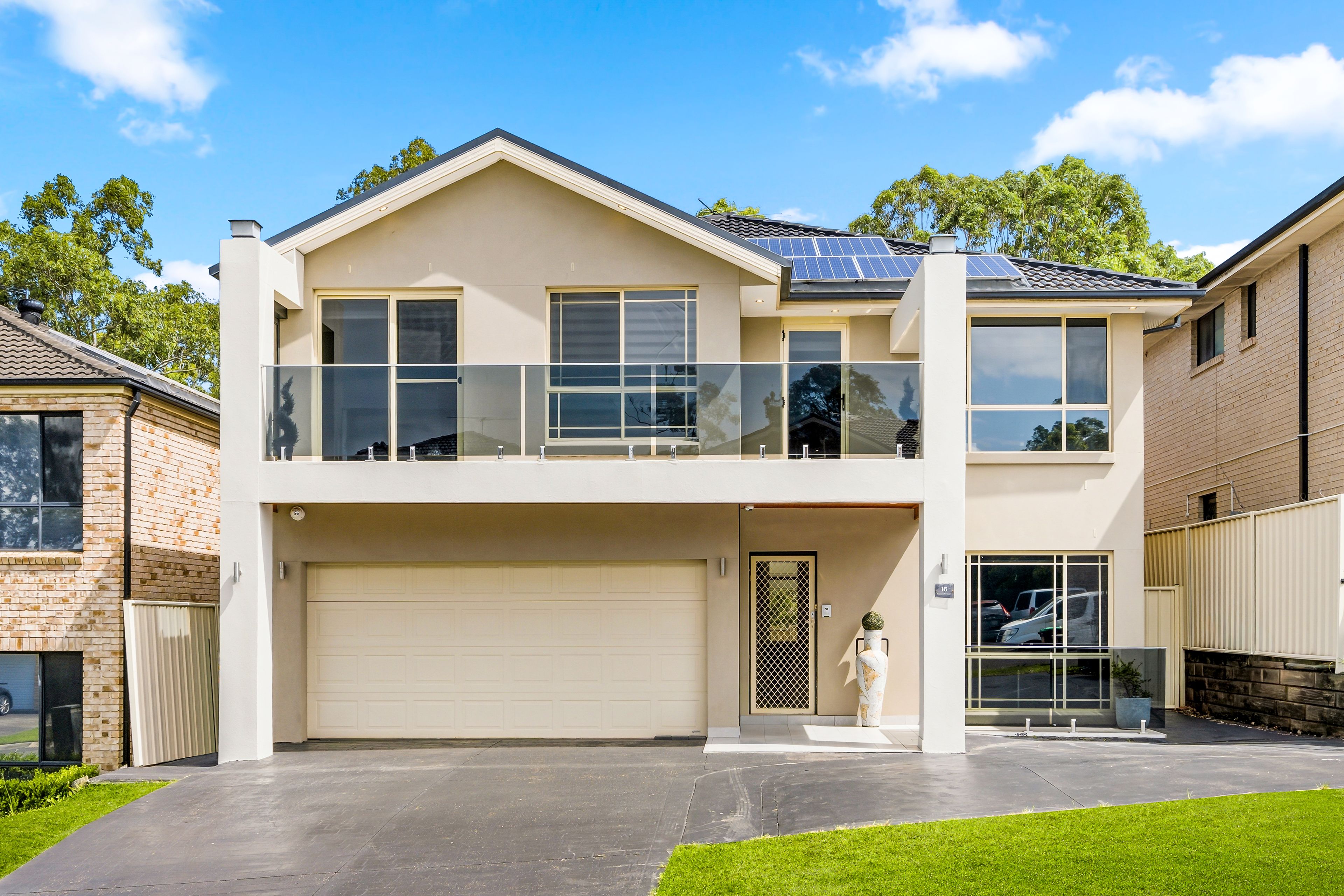 16 Ferraro Crescent, West Hoxton NSW 2171