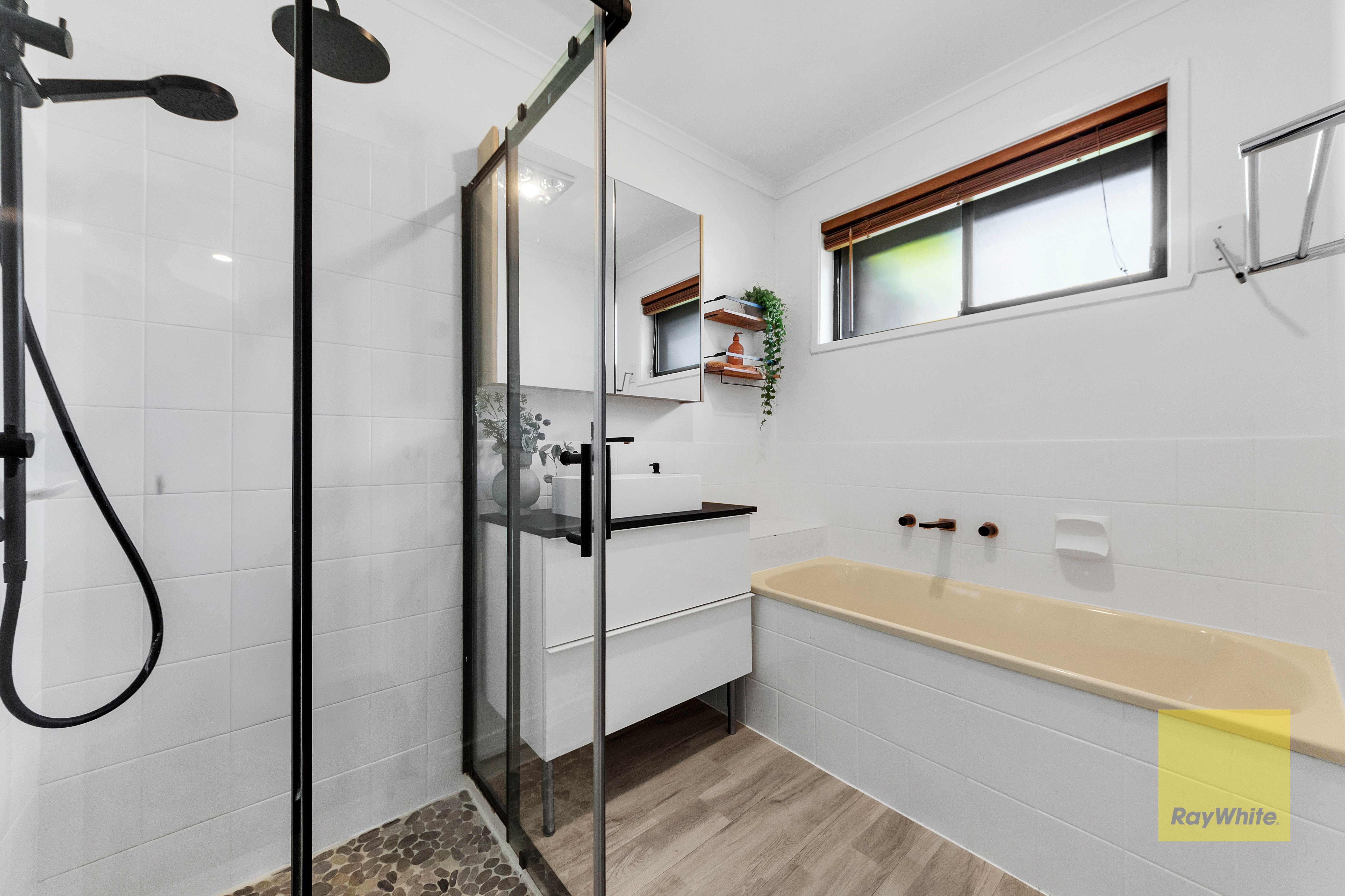 2/2-6 Christie Street — photo 8 of 11