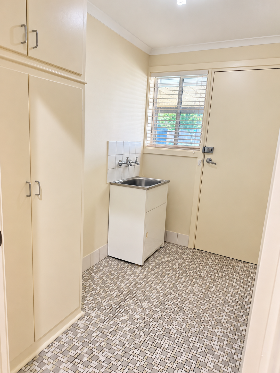 9 Wimborne Street — photo 10 of 12