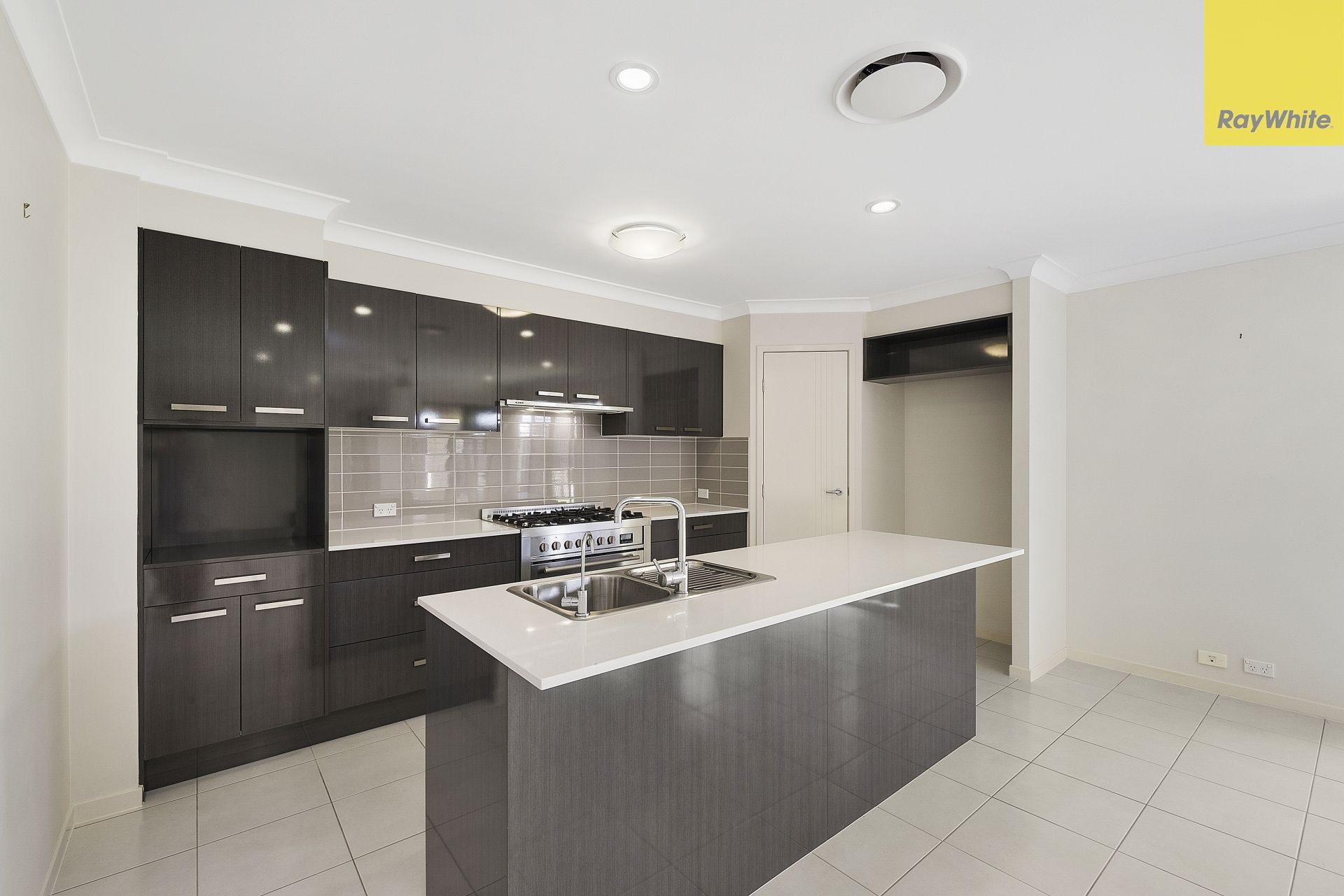 21 Severn Crescent, North Lakes, QLD 4509