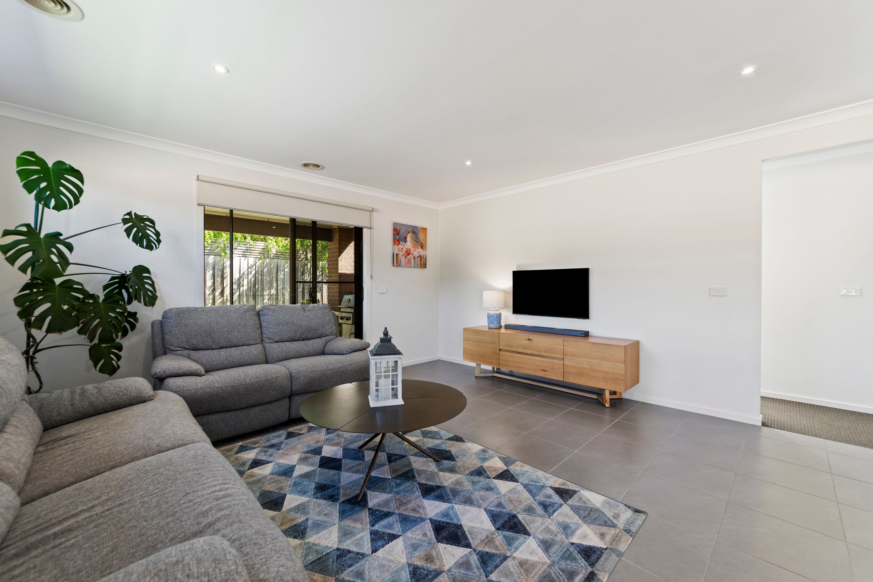 16 Shakespeare Court — photo 10 of 28