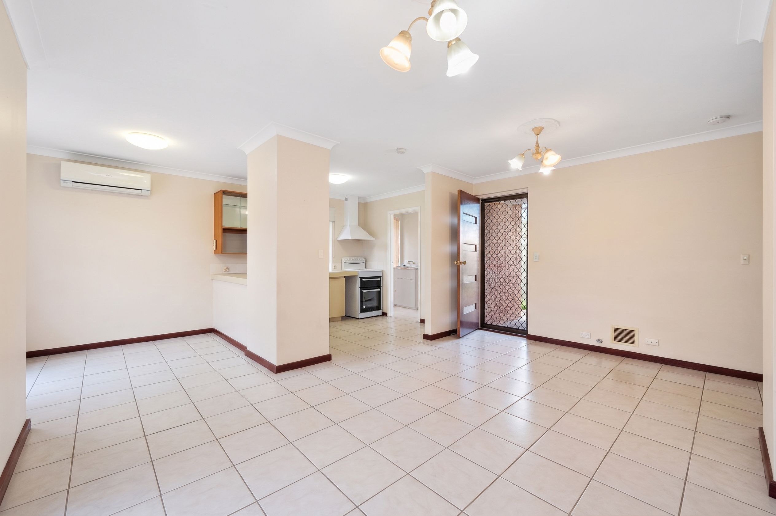 4/13 Baralda Court — photo 4 of 17
