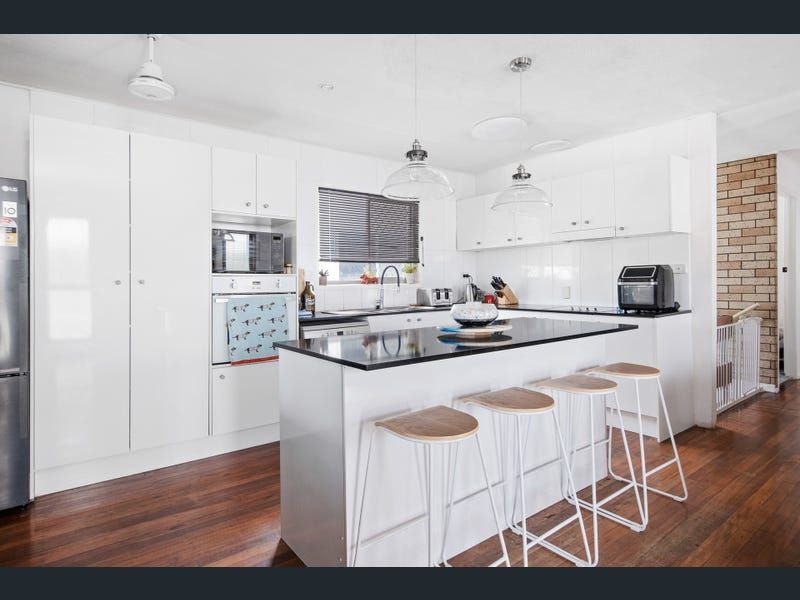46 Hillcrest Parade, Miami, QLD 4220