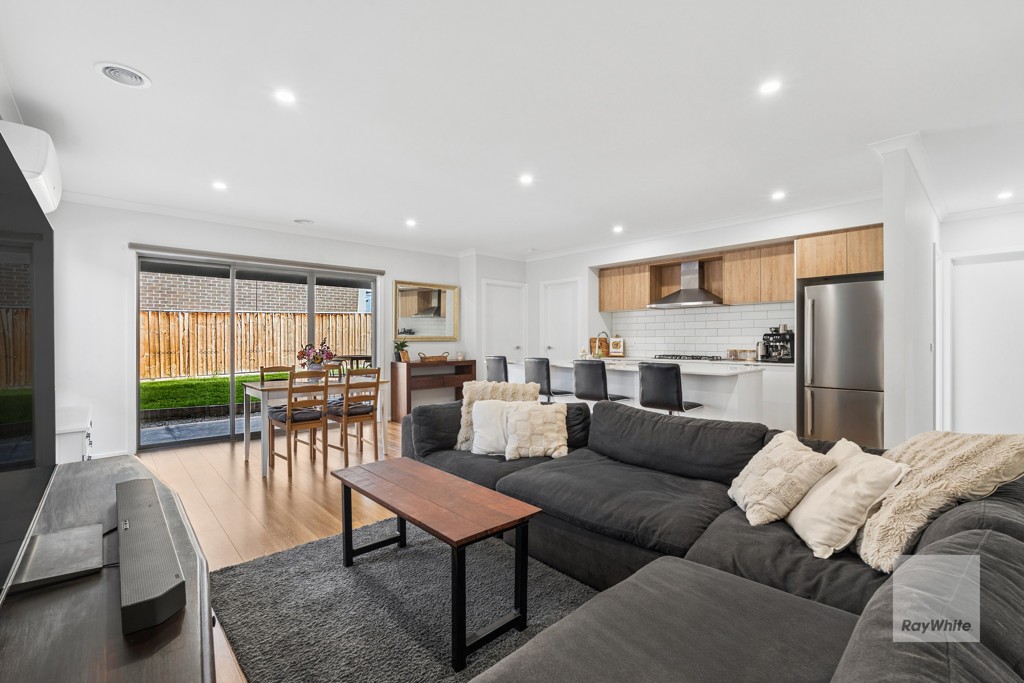 26 Maggie Crescent, Mambourin, VIC 3024