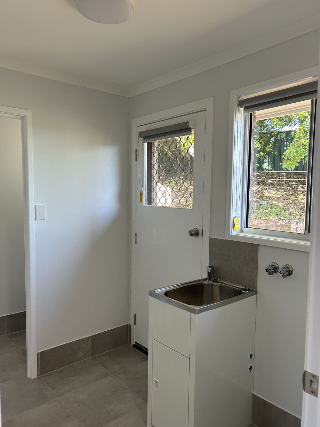 1/327 Hume Street — photo 7 of 9