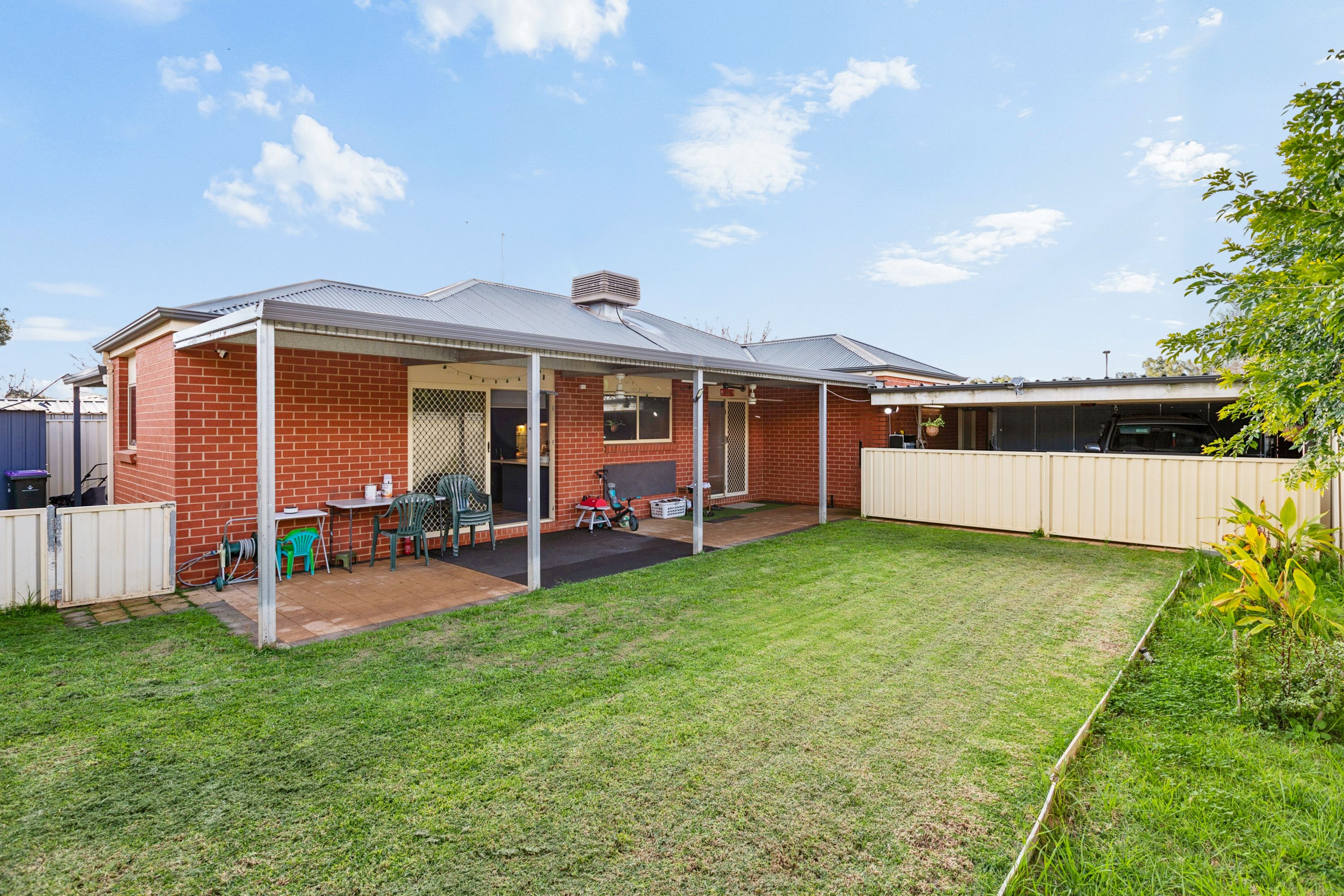 43 Golden Ash Drive — photo 17 of 19