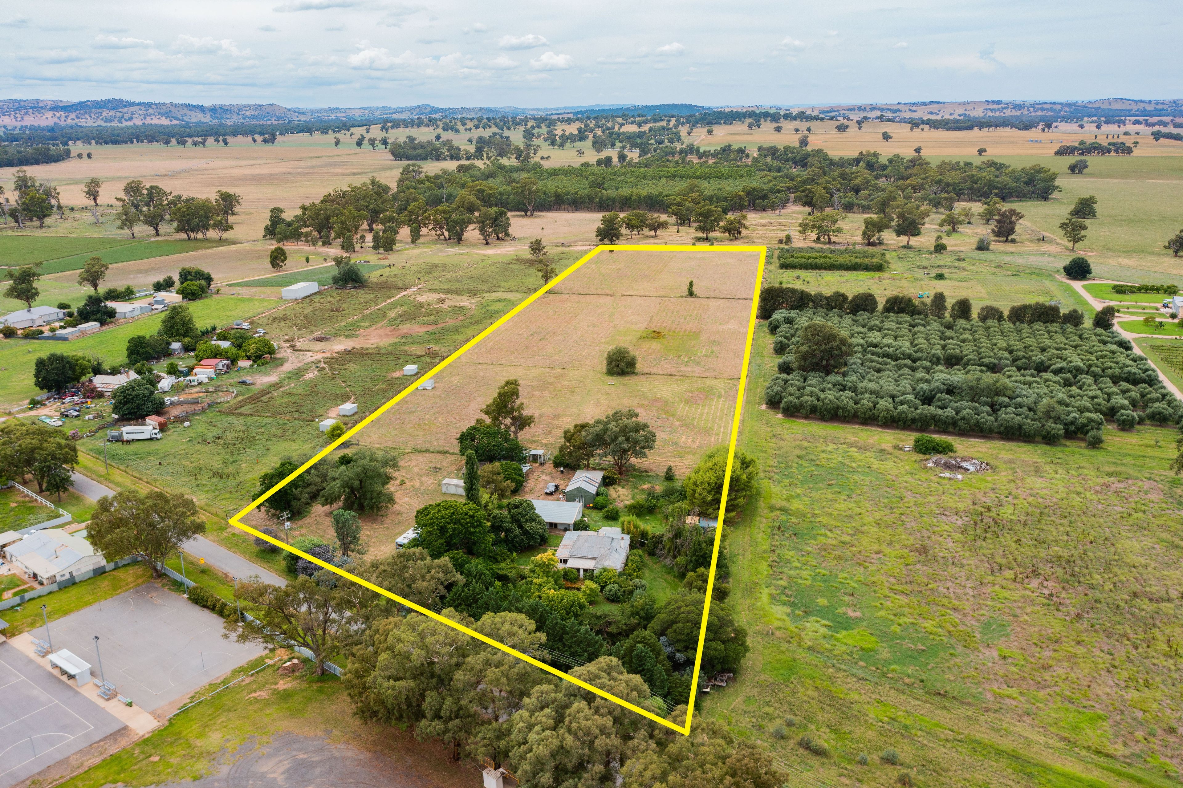 3 Pioneer Avenue, Gumly Gumly NSW 2652