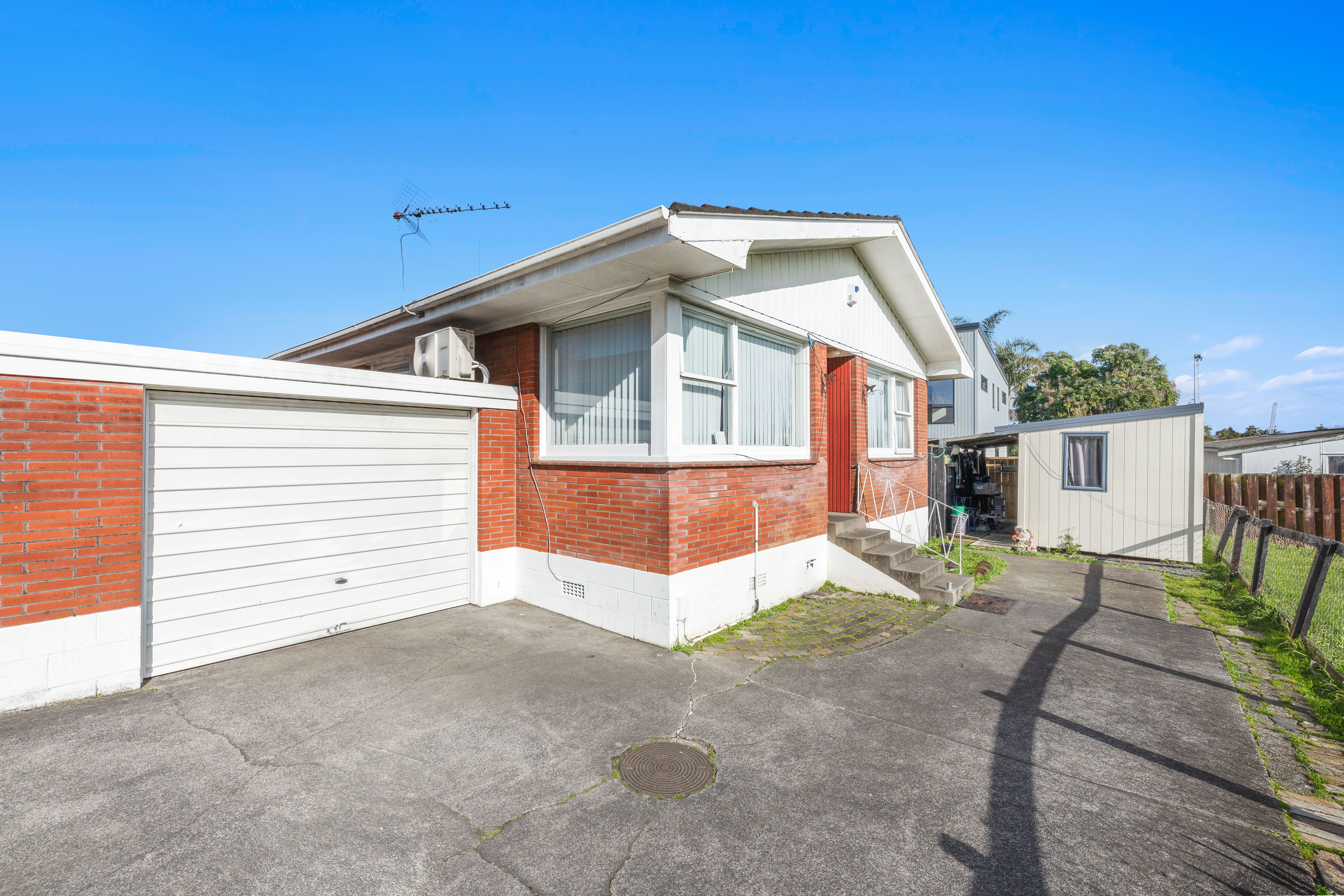3/8 Russell Road, Manurewa, Manukau City