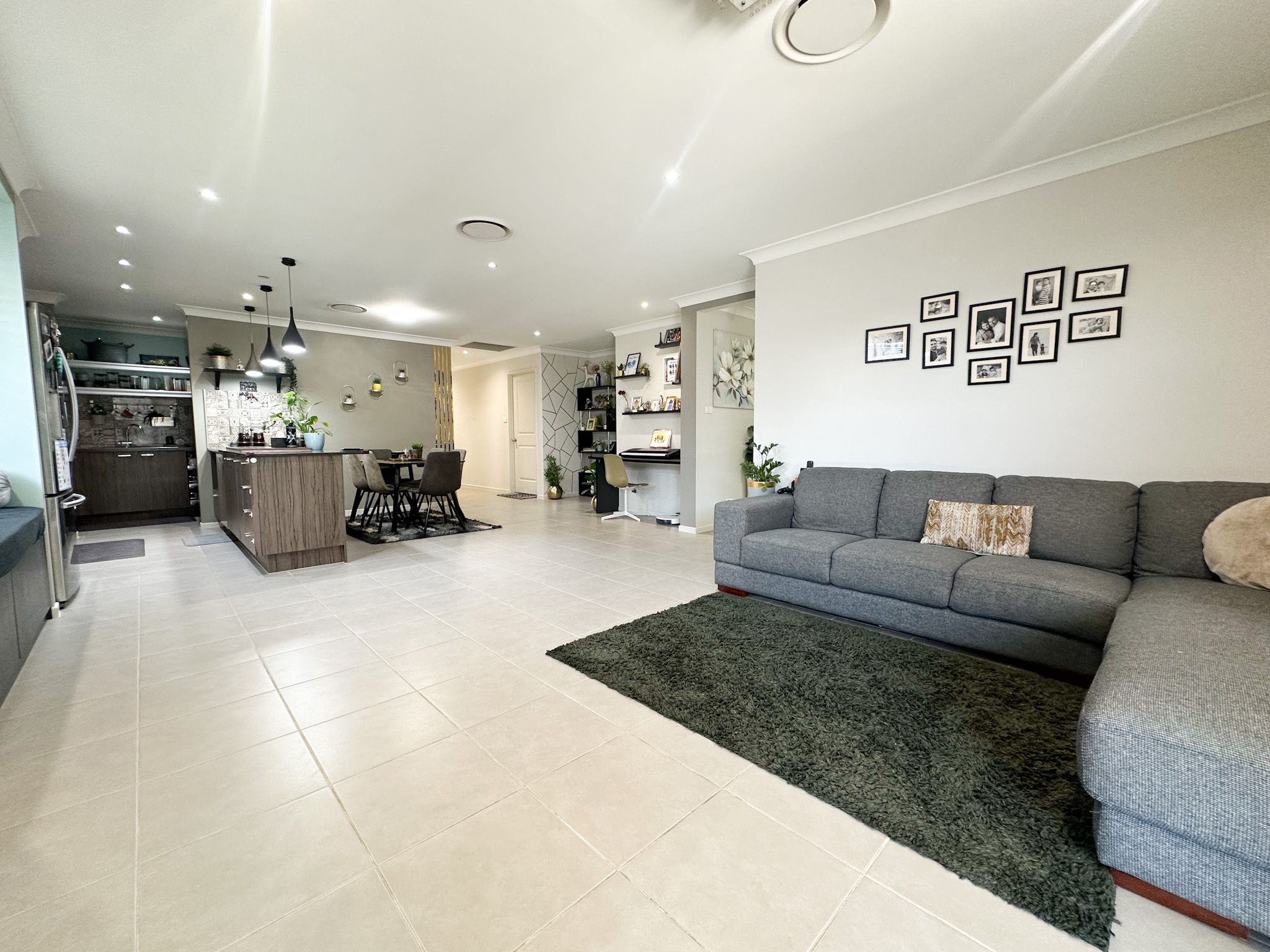 64 Izaac Circuit, JORDAN SPRINGS, NSW 2747