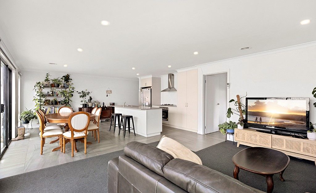 11 Swan Boulevard, WINTER VALLEY, VIC 3358